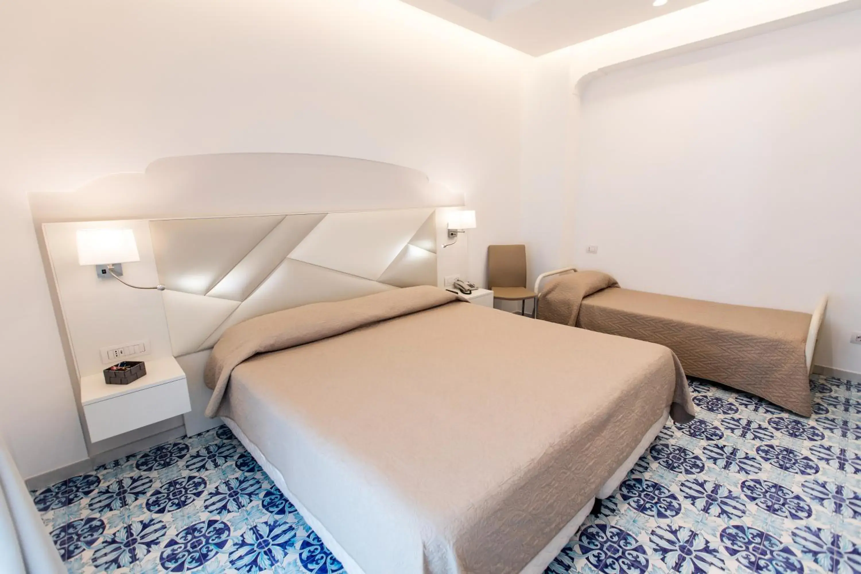 Deluxe Triple Room with Sea View in Hotel le Rocce - Agerola, Amalfi Coast Deluxe Triple Room with Sea View in Hotel le Rocce - Agerola, Amalfi Coast