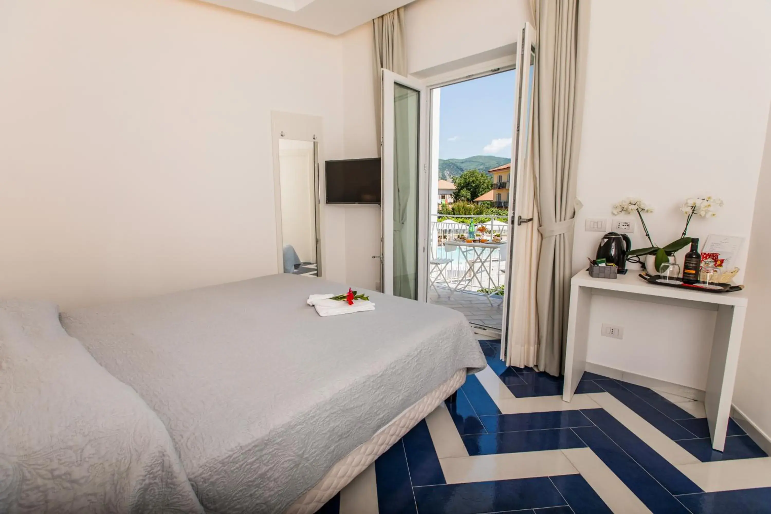 Double Room with Pool View - single occupancy in Hotel le Rocce - Agerola, Amalfi Coast Double Room with Pool View - single occupancy in Hotel le Rocce - Agerola, Amalfi Coast