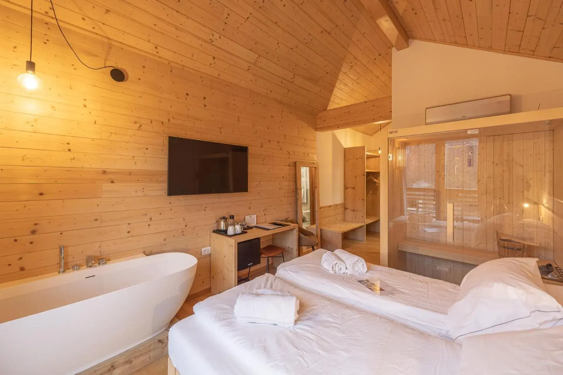 Double Room with Terrace - single occupancy in Giallo Dolomiti Wellness Double Room with Terrace - single occupancy in Giallo Dolomiti Wellness