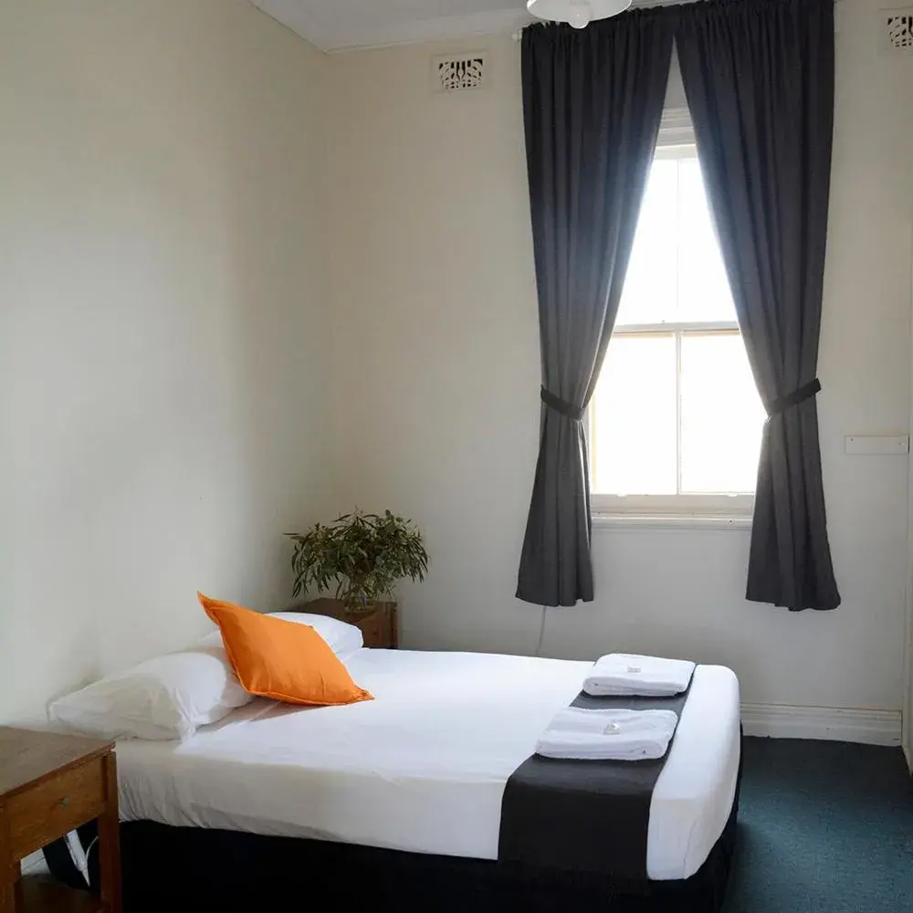 Double Room with Shared Bathroom in Shamrock Hotel Motel Temora Double Room with Shared Bathroom in Shamrock Hotel Motel Temora