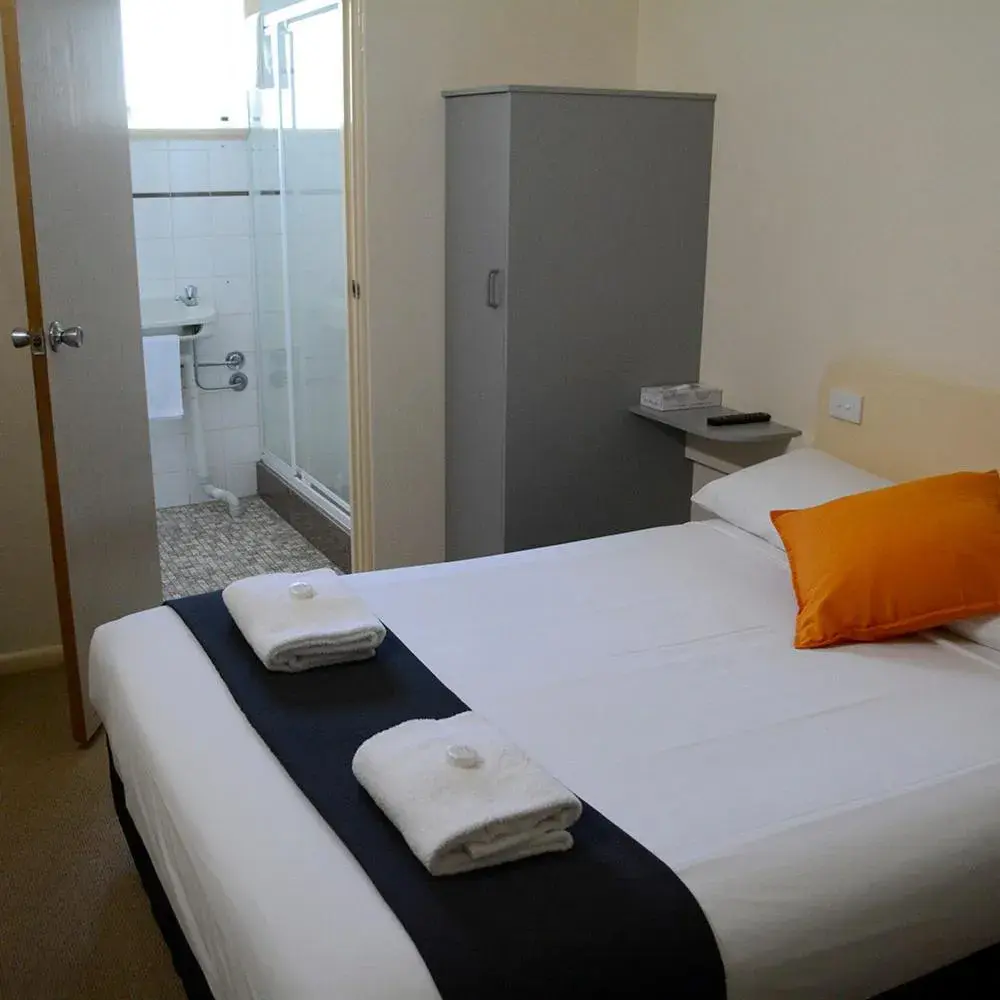 Double Room in Shamrock Hotel Motel Temora Double Room in Shamrock Hotel Motel Temora
