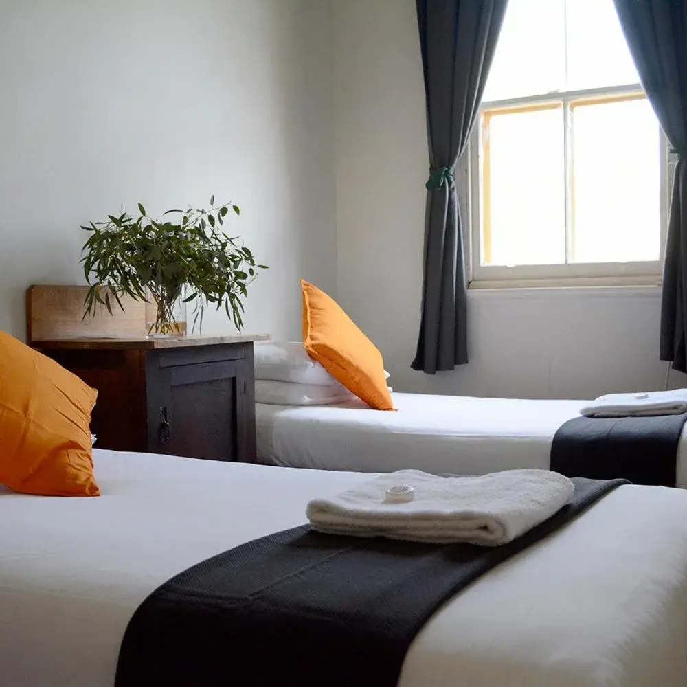 Economy Twin Room in Shamrock Hotel Motel Temora Economy Twin Room in Shamrock Hotel Motel Temora