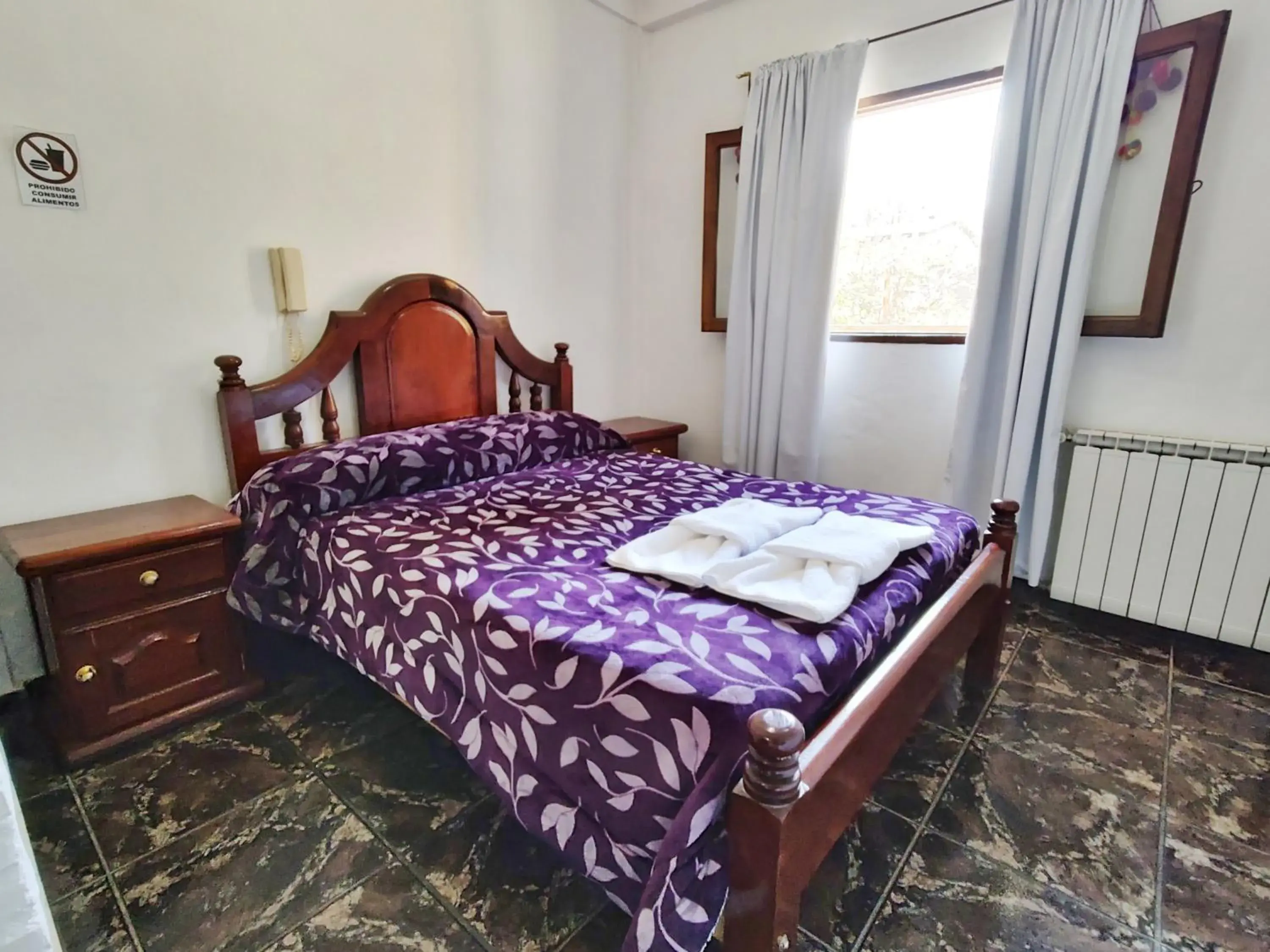 Double Room in Hosteria Los Cuartos Double Room in Hosteria Los Cuartos