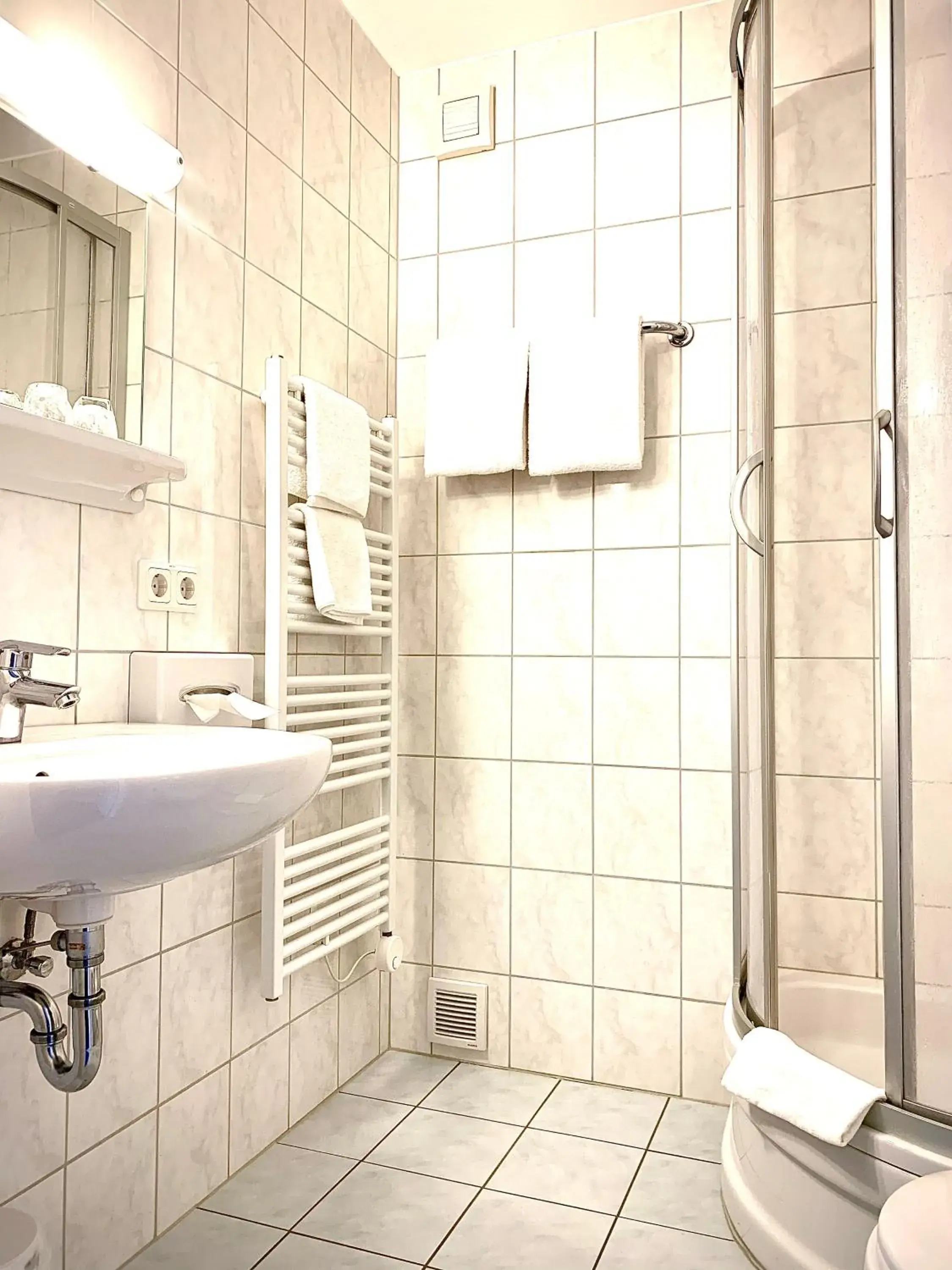 Large Double Room in Pfefferhöhe Hotel & Restaurant Large Double Room in Pfefferhöhe Hotel & Restaurant