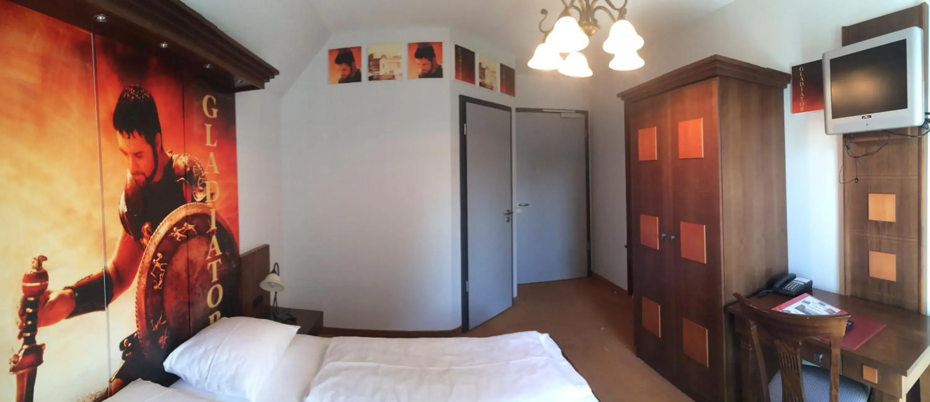 Double Room in CineHotel Maroni Double Room in CineHotel Maroni