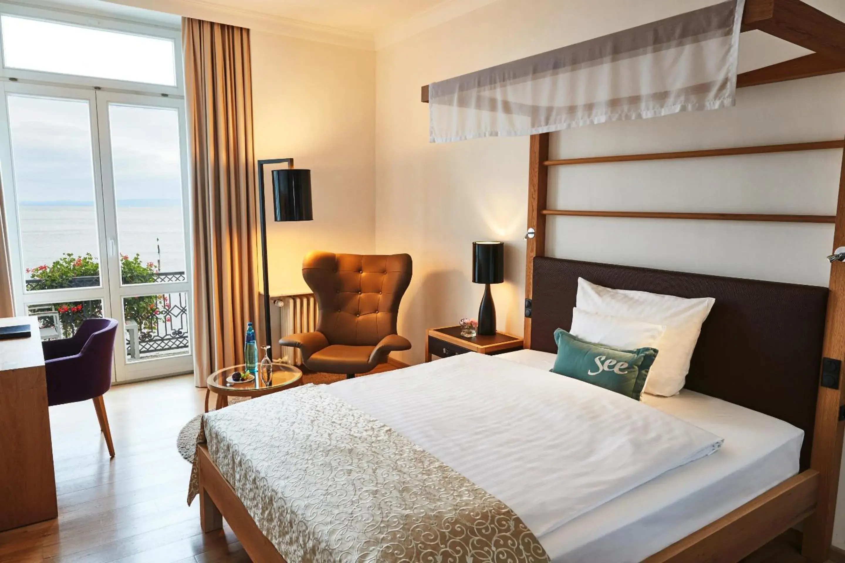 Deluxe Single Room with Lake View in Steigenberger Inselhotel Deluxe Single Room with Lake View in Steigenberger Inselhotel