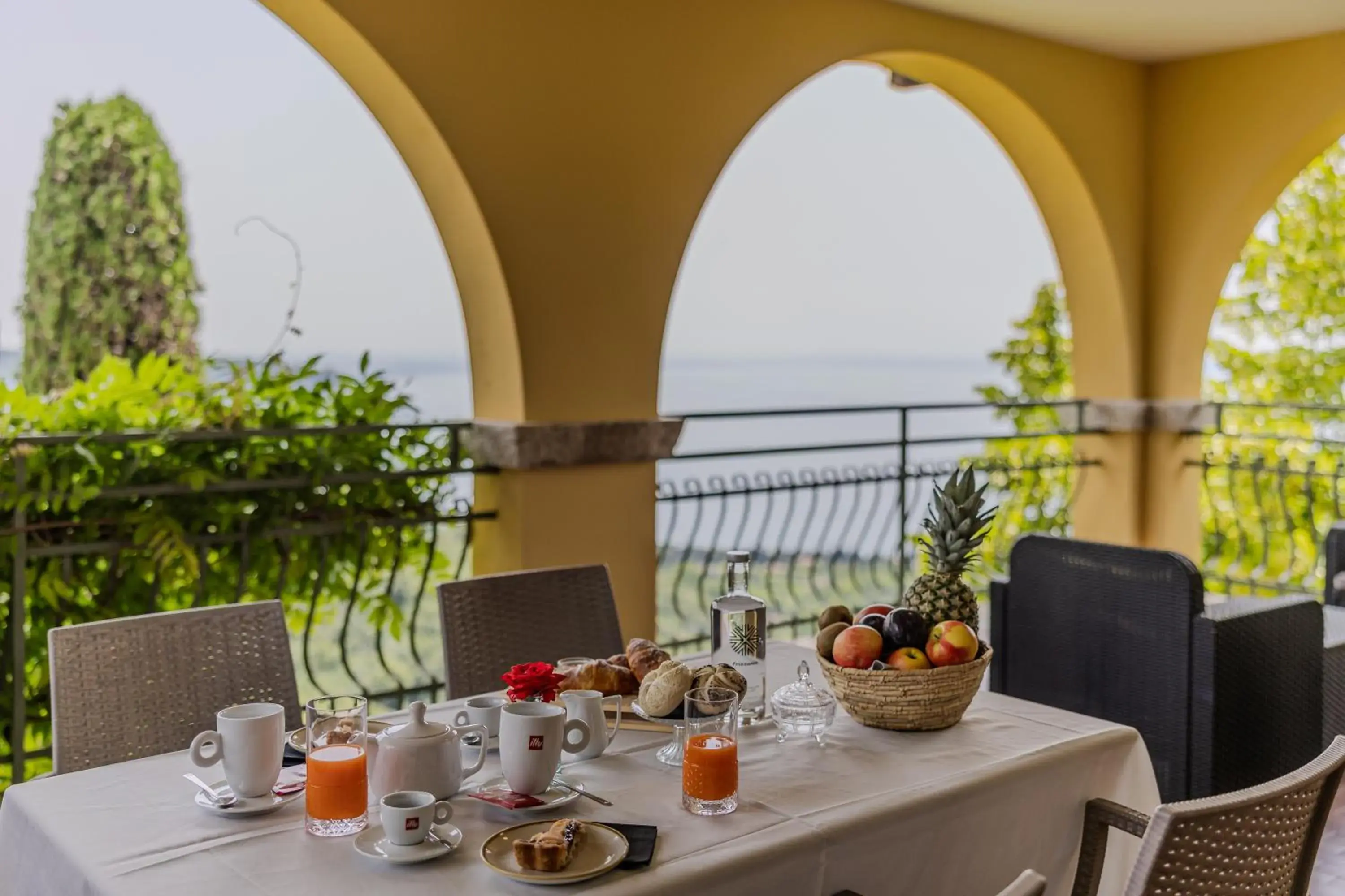 Superior One-Bedroom Apartment with Lake View in Residence San Michele Superior One-Bedroom Apartment with Lake View in Residence San Michele