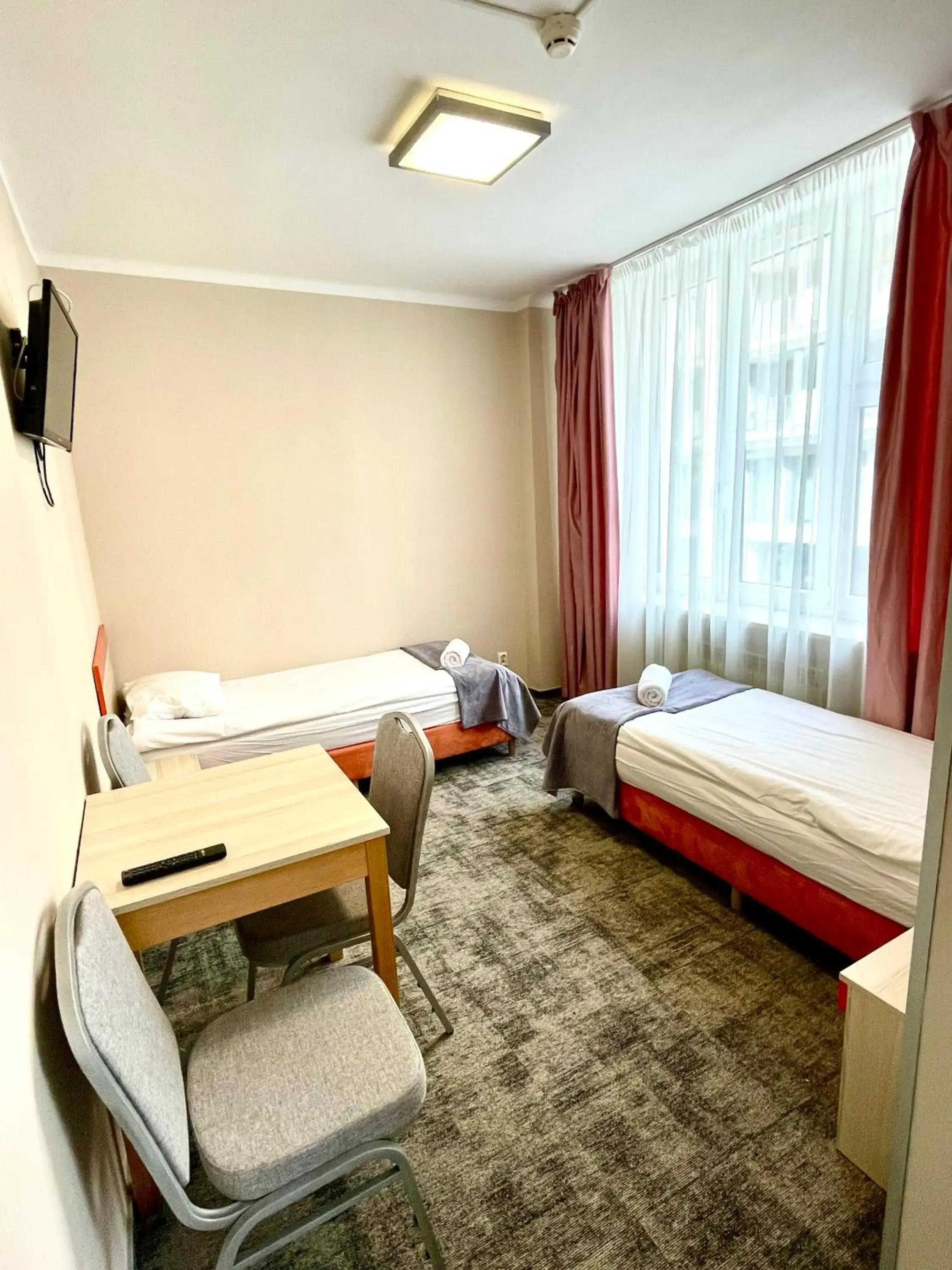 Quadruple Room with Bathroom in eMKa Hostel Quadruple Room with Bathroom in eMKa Hostel