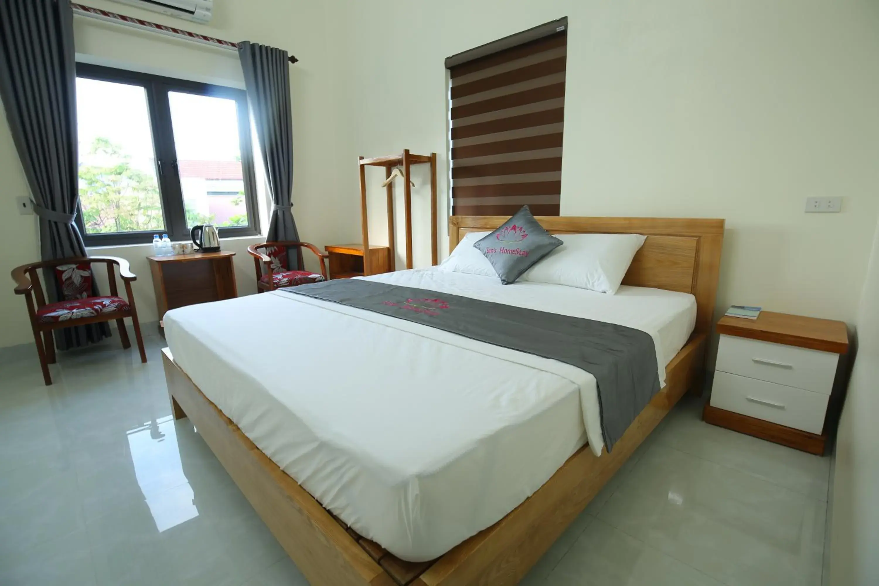 King Room - single occupancy in Sen's Homestay King Room - single occupancy in Sen's Homestay
