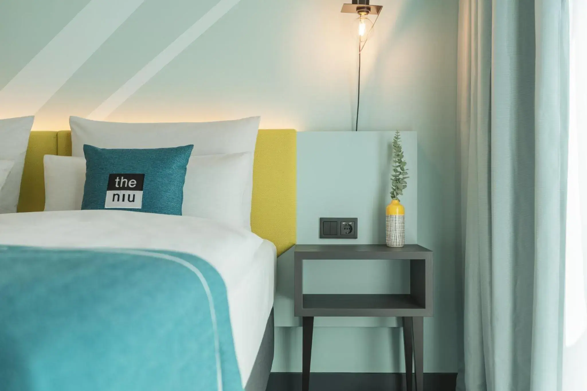 Standard Queen Room - Disability Access in Holiday Inn - the niu, Seven Dusseldorf Ost by IHG Standard Queen Room - Disability Access in Holiday Inn - the niu, Seven Dusseldorf Ost by IHG