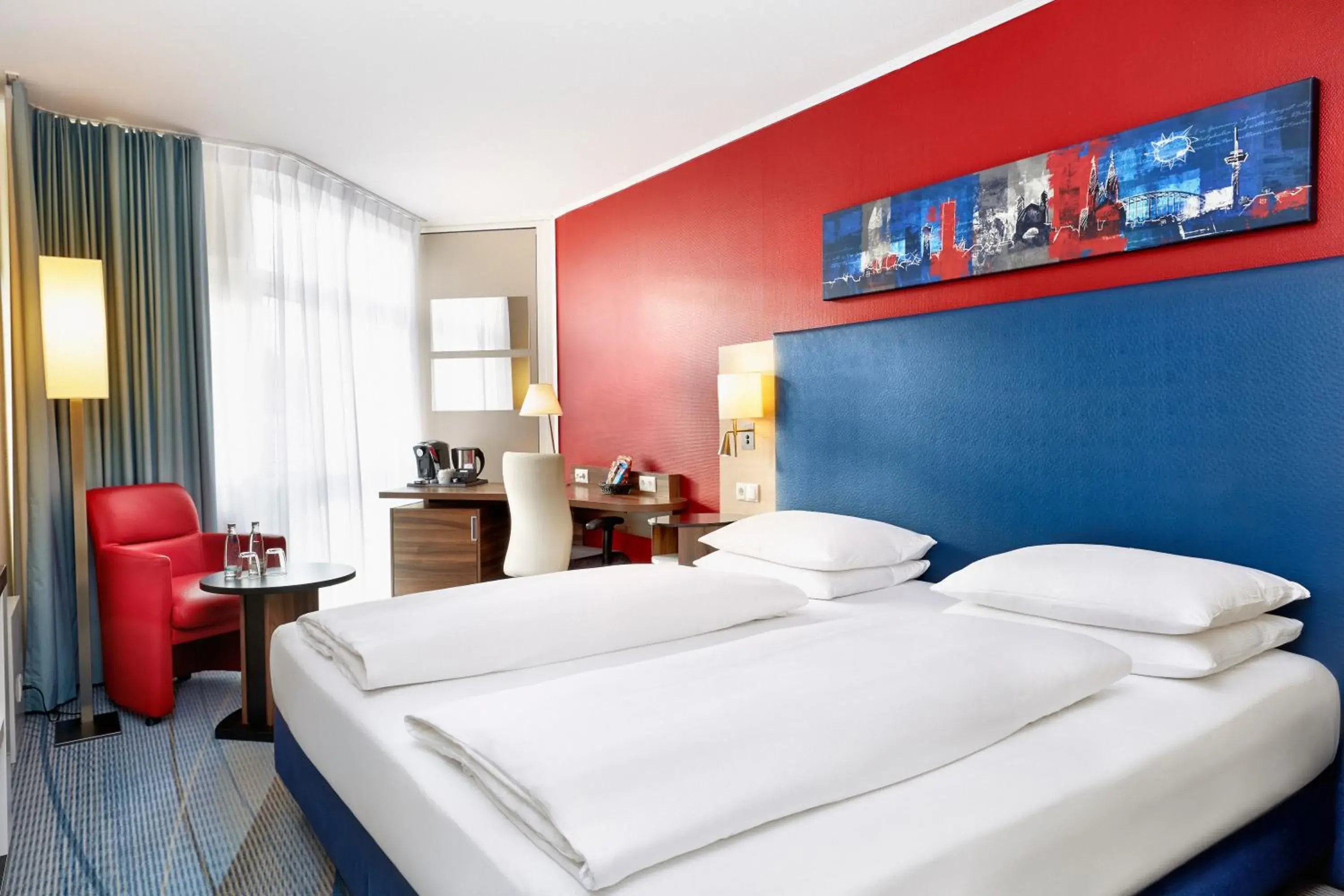 Business Room in H+ Hotel Köln Brühl Business Room in H+ Hotel Köln Brühl