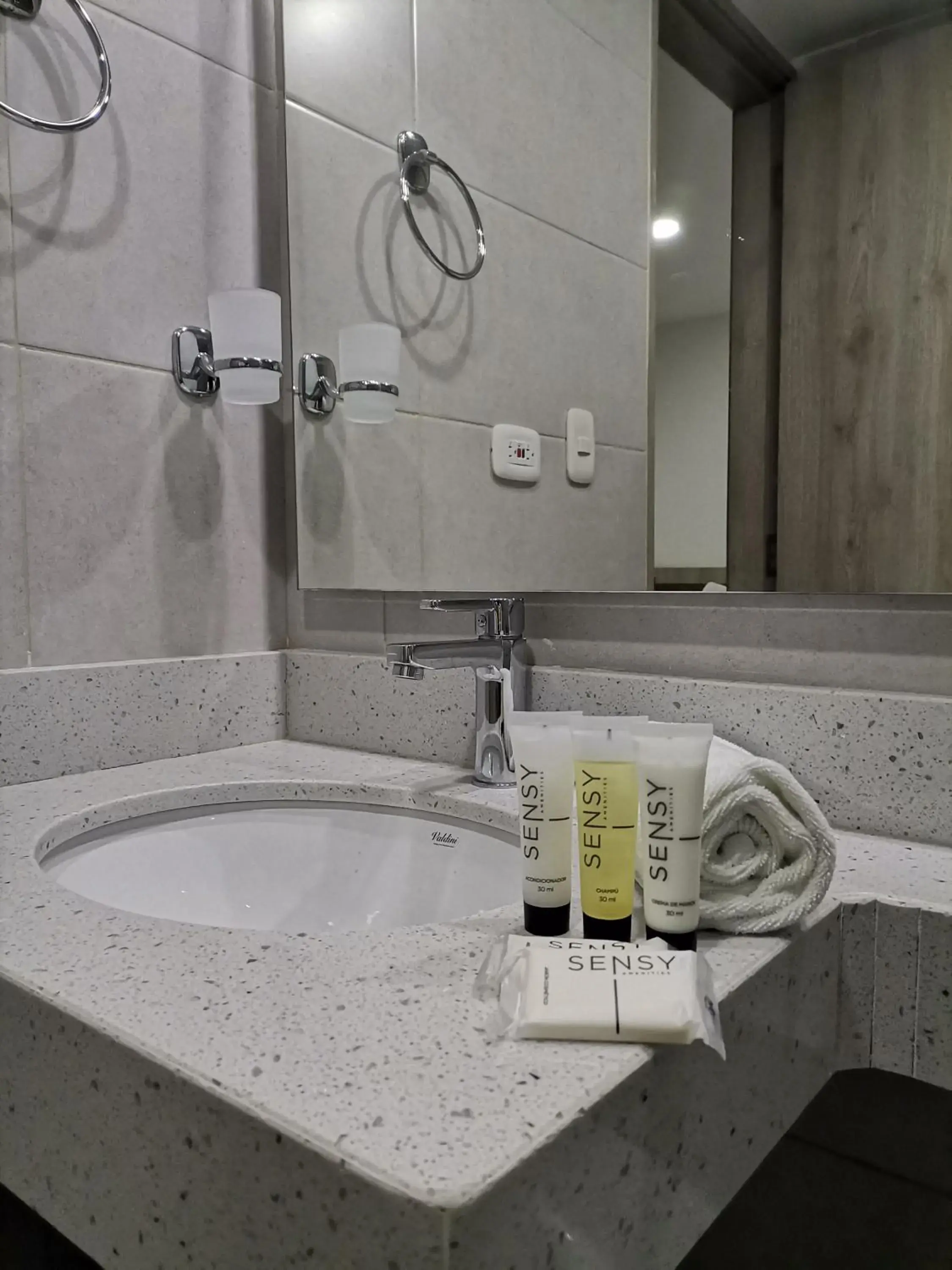 Deluxe Triple Room in Berilo Deluxe Apartahotel Deluxe Triple Room in Berilo Deluxe Apartahotel