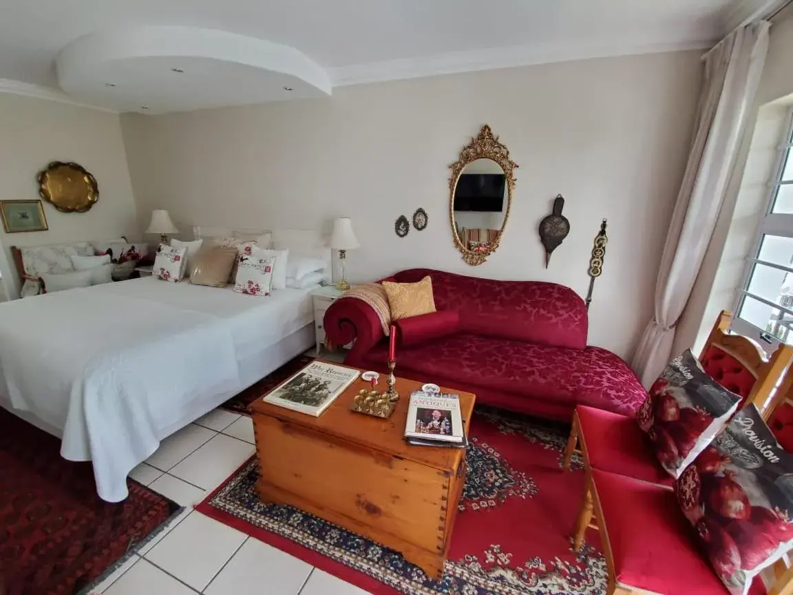 Double Room - single occupancy in Gordon's Beach Lodge Double Room - single occupancy in Gordon's Beach Lodge