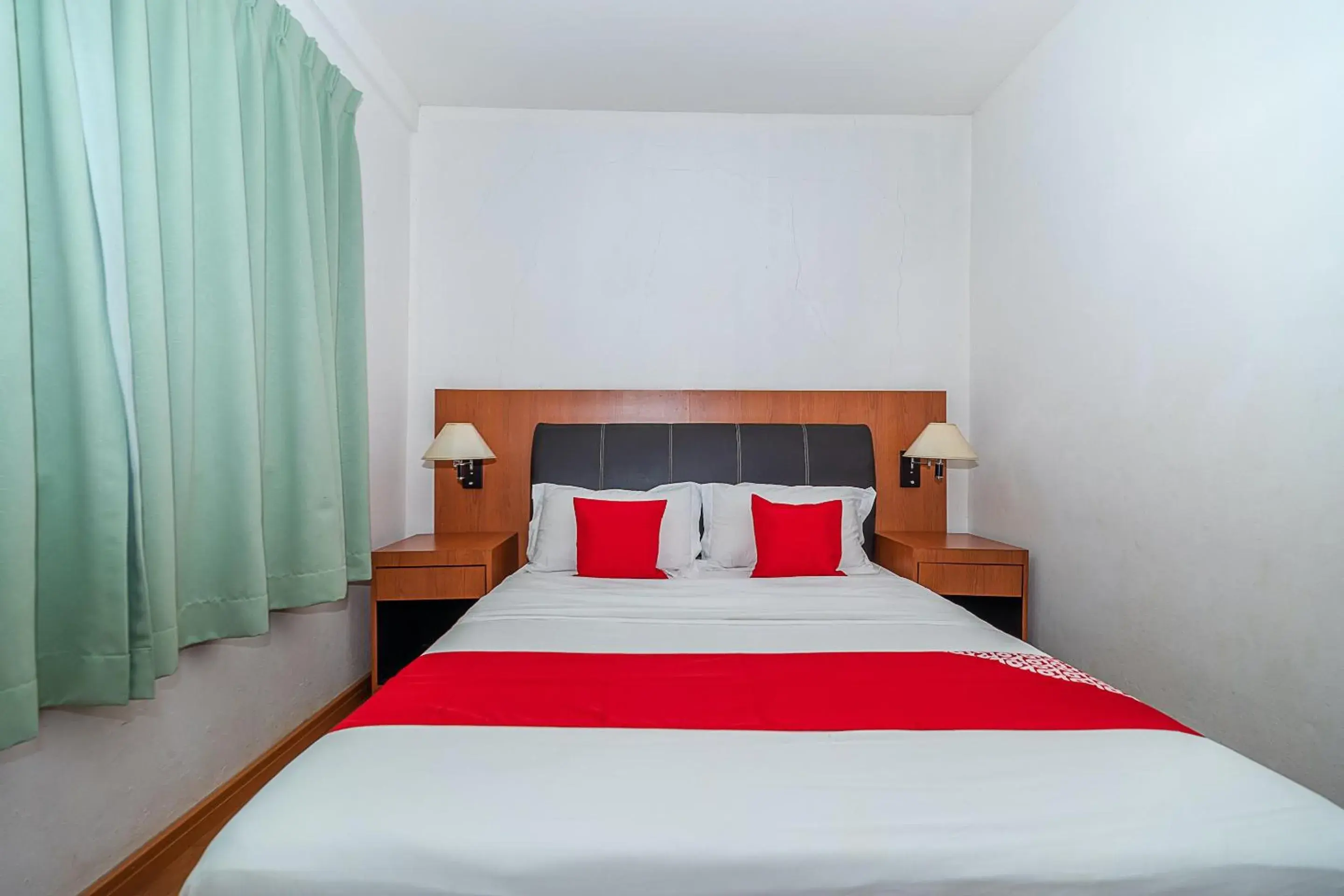 Deluxe Double Room in Hotel O Eagle Wood Garden Deluxe Double Room in Hotel O Eagle Wood Garden