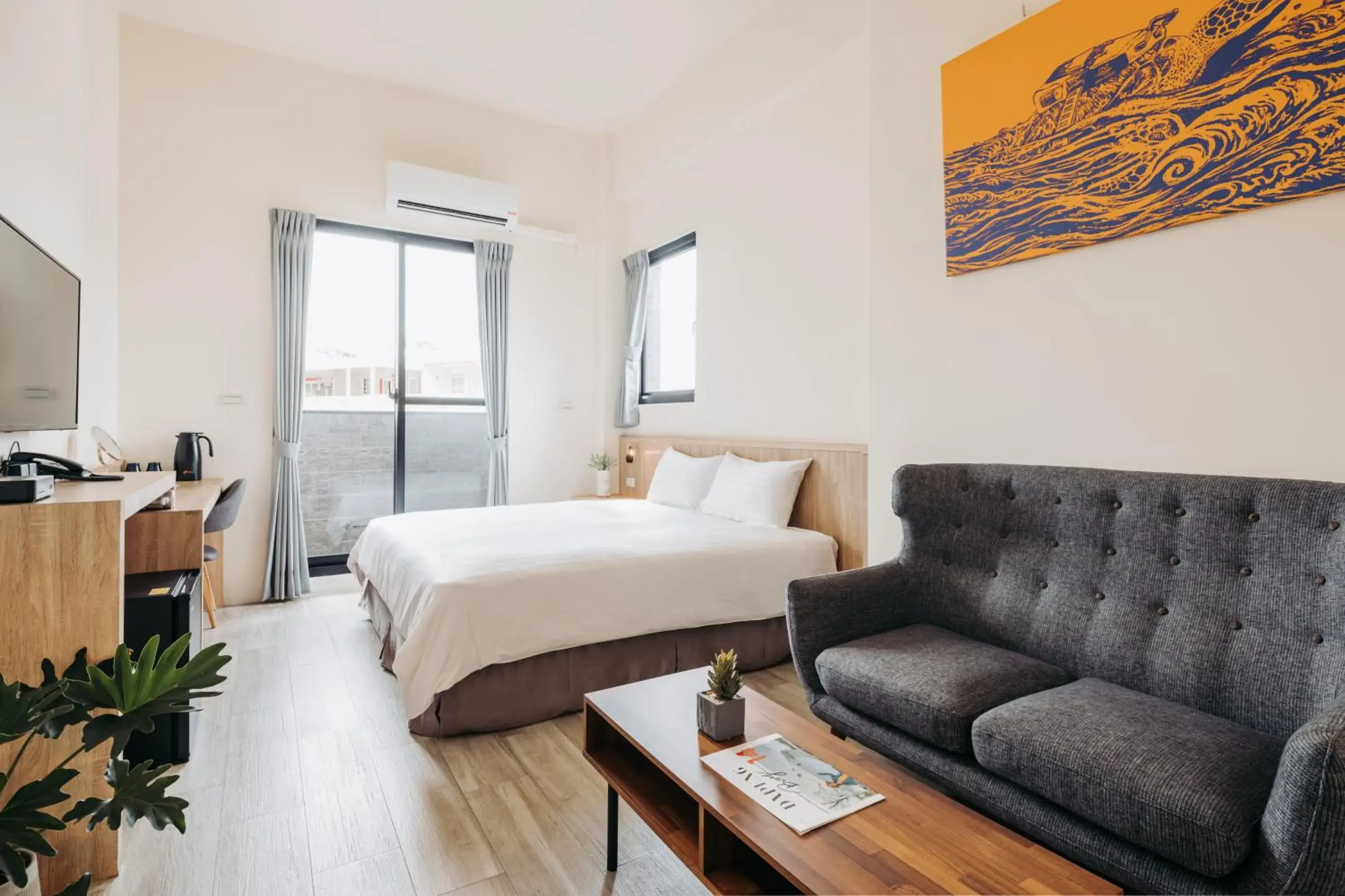 Deluxe Double Room with Balcony in Meet Secret B&B Deluxe Double Room with Balcony in Meet Secret B&B