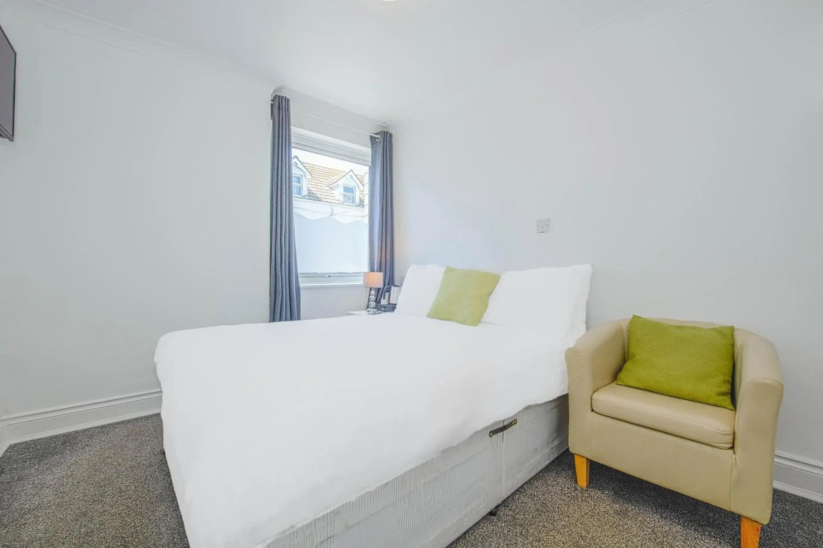 Deluxe Double Room in OYO Pier Hotel Deluxe Double Room in OYO Pier Hotel