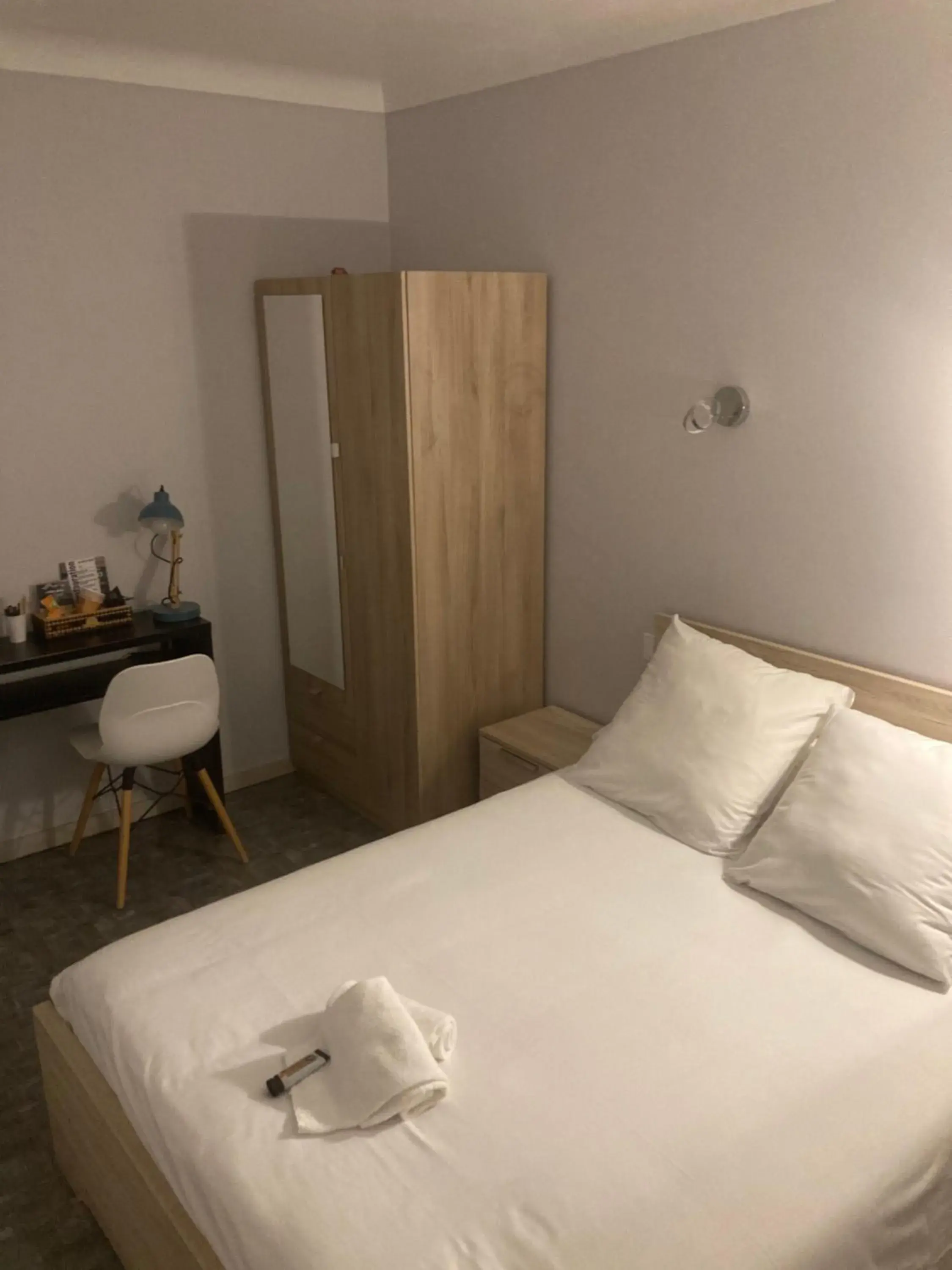 Double Room with Shared Toilet in Hotel de la Forêt Double Room with Shared Toilet in Hotel de la Forêt