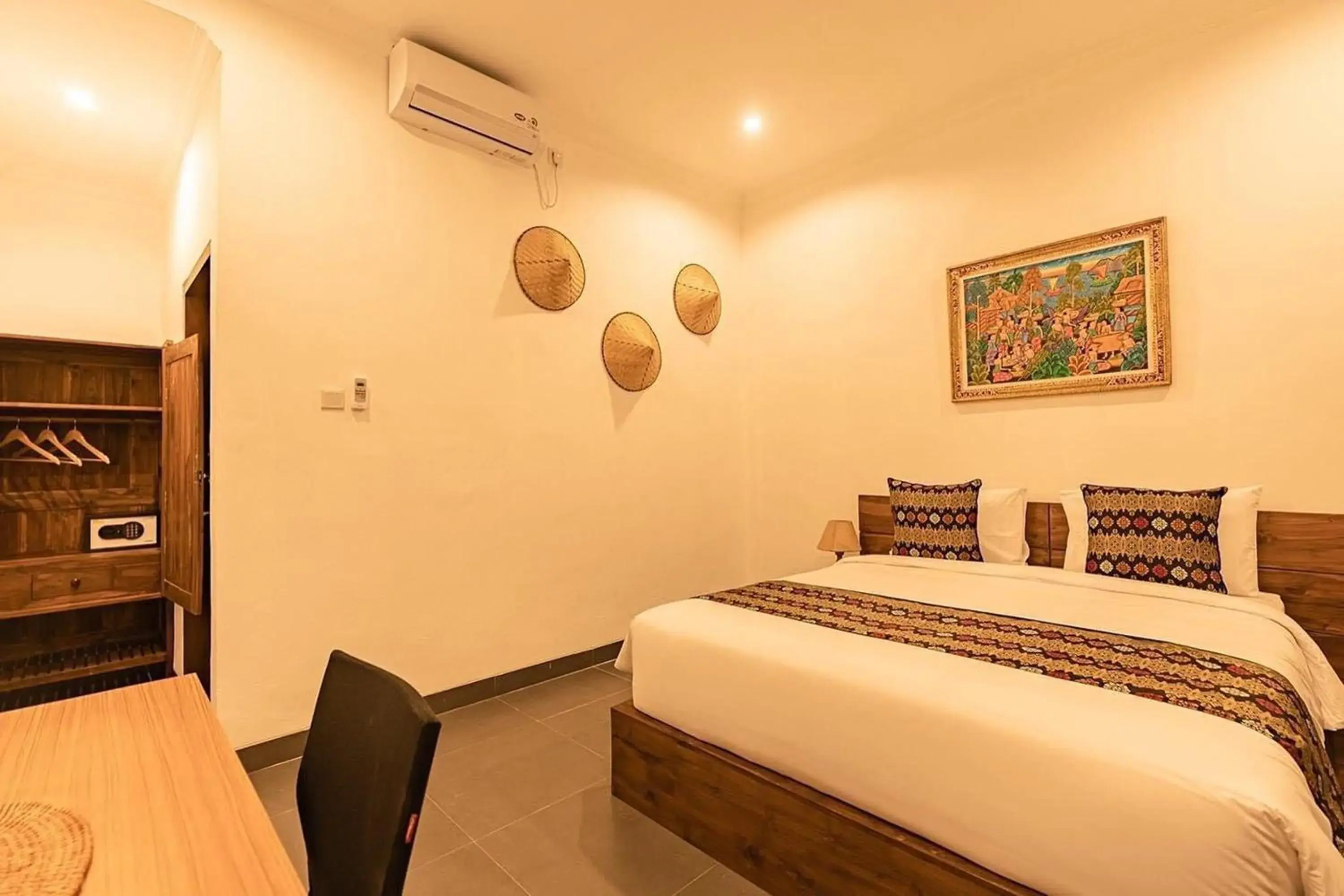 Double Room in D'Meten Guest House Canggu Double Room in D'Meten Guest House Canggu