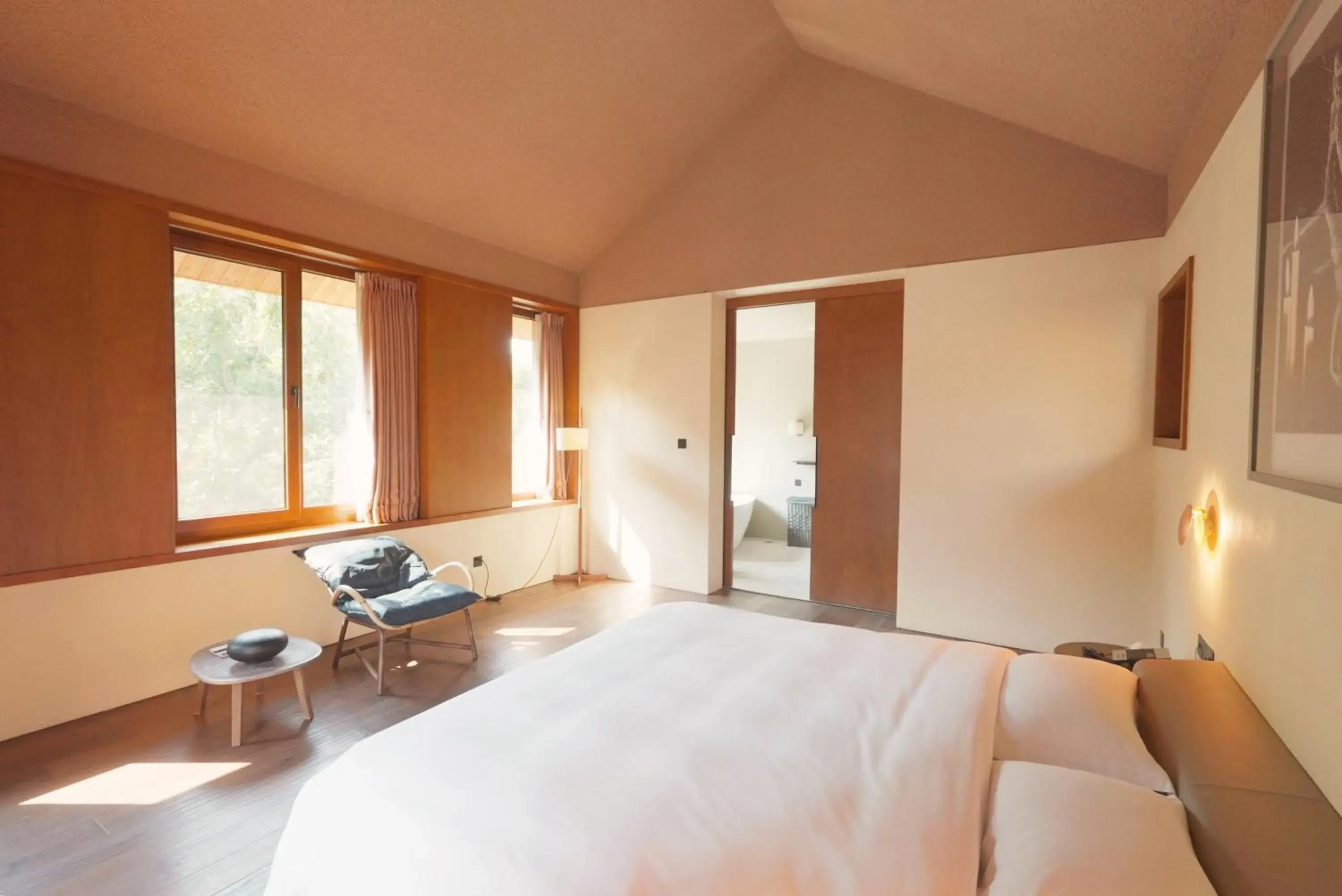 Superior Double Room in Sansa Village Boutique Hotel at Mutianyu Great Wall Adjoin to Mutianyu Great Wall - Room with the View of Great Wall - Jacuzzi with the View of Great Wall - Vehicle Shuttle Service - International Catering - SPA& Nail Beauty Facilities Superior Double Room in Sansa Village Boutique Hotel at Mutianyu Great Wall Adjoin to Mutianyu Great Wall - Room with the View of Great Wall - Jacuzzi with the View of Great Wall - Vehicle Shuttle Service - International Catering - SPA& Nail Beauty Facilities