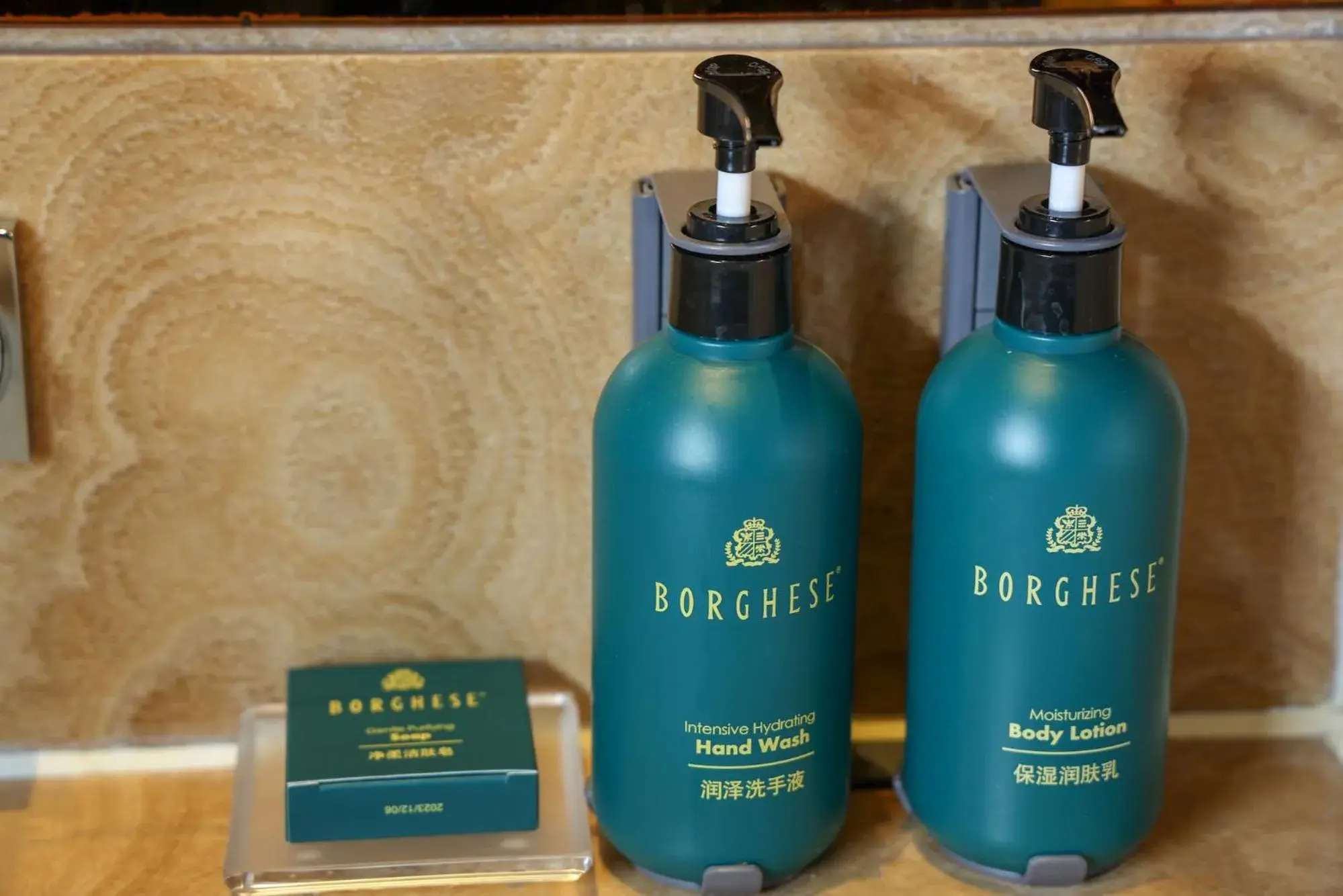 Standard Twin Room with Lake View in Crowne Plaza Nanjing Jiangning by IHG Standard Twin Room with Lake View in Crowne Plaza Nanjing Jiangning by IHG