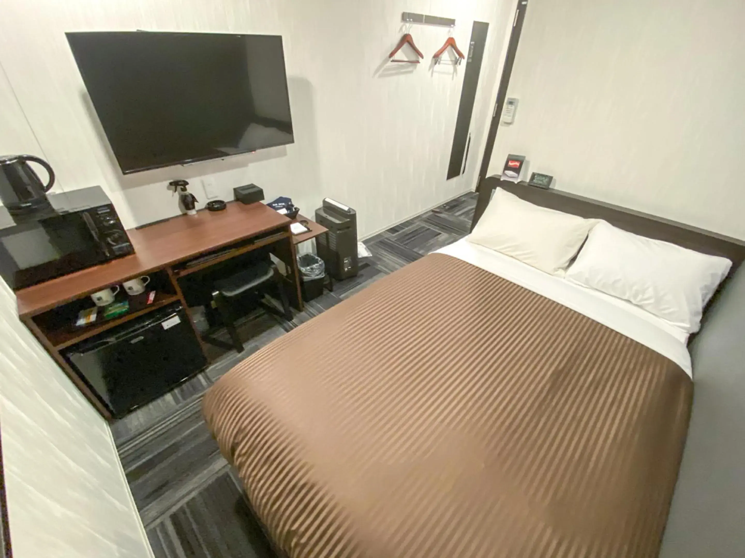 Double Room with Small Double Bed - single occupancy - Non-Smoking in HOTEL LiVEMAX Okayama Kurashiki Ekimae Double Room with Small Double Bed - single occupancy - Non-Smoking in HOTEL LiVEMAX Okayama Kurashiki Ekimae