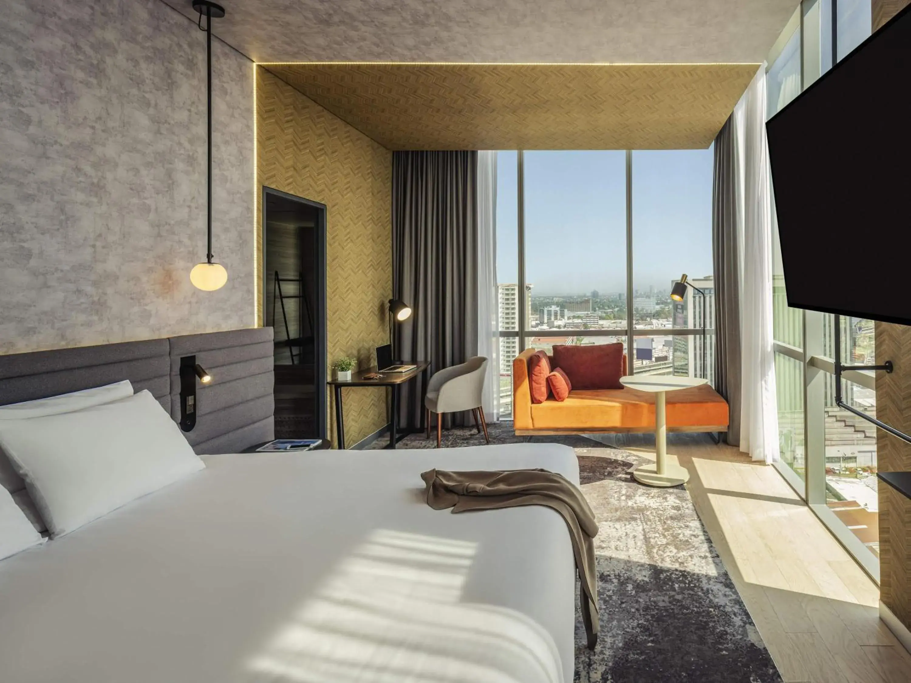 Deluxe Suite with Spa Bath in Novotel Mexico City Toreo Deluxe Suite with Spa Bath in Novotel Mexico City Toreo