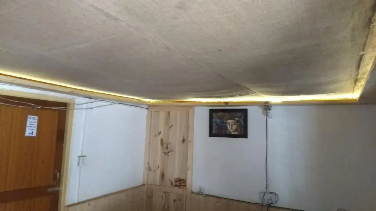 Classic Triple Room in Vamoose Sharda Resort Classic Triple Room in Vamoose Sharda Resort