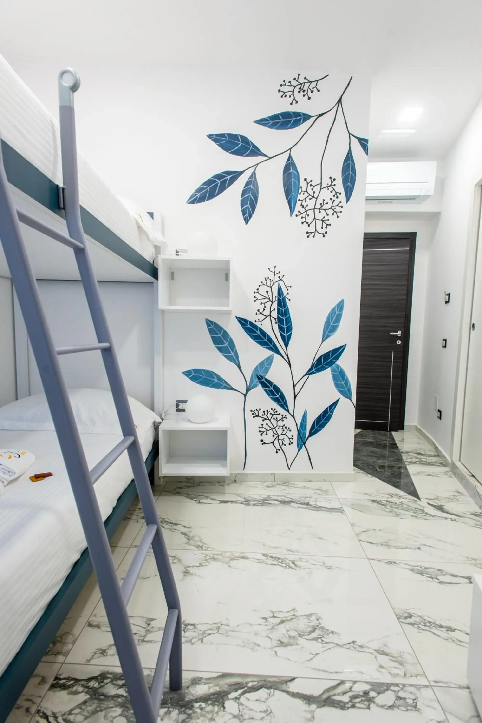 Twin Room with Private Bathroom in Elly's B&B Twin Room with Private Bathroom in Elly's B&B