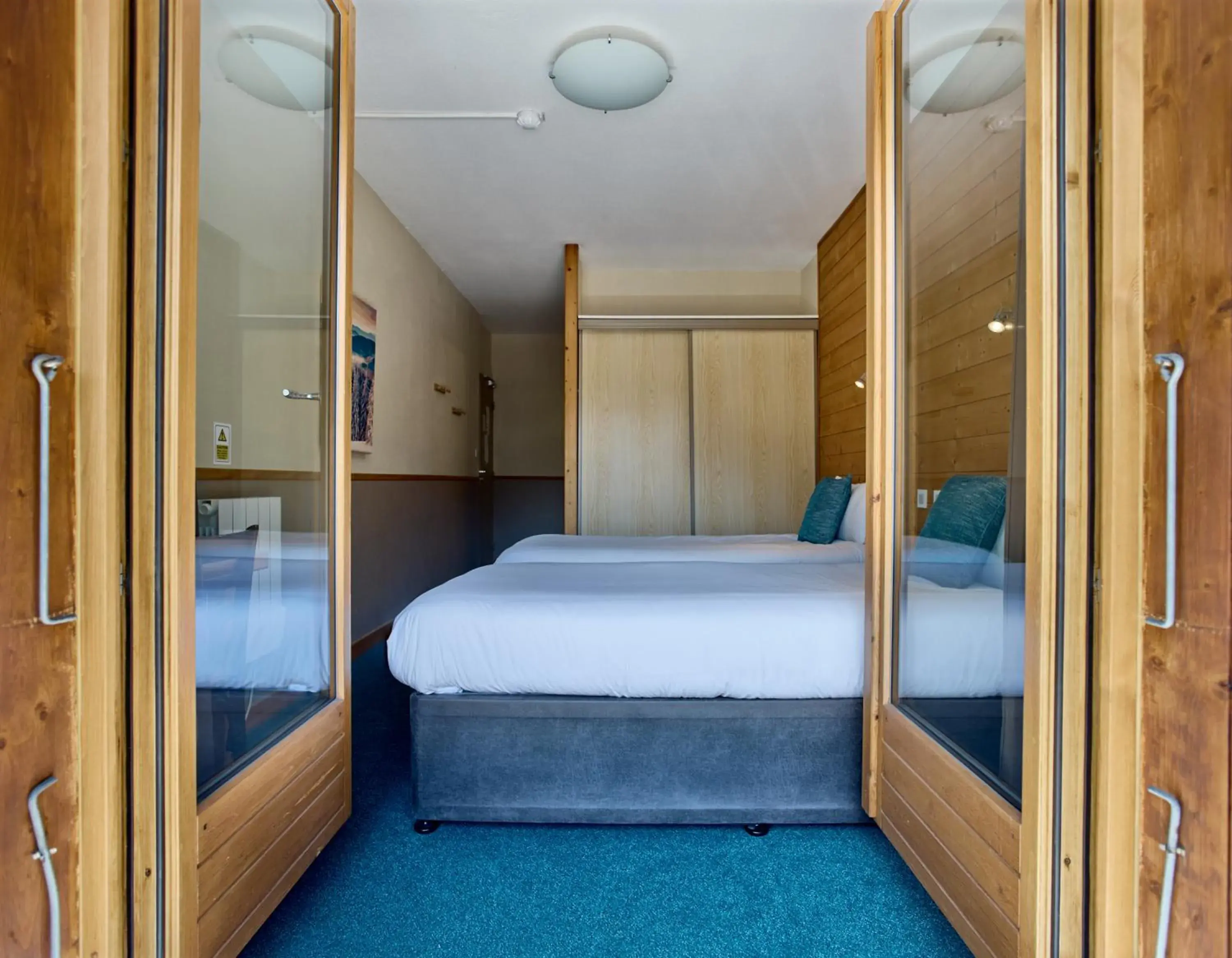 Twin Room with Mountain View - single occupancy in Hôtel Les Grangettes Twin Room with Mountain View - single occupancy in Hôtel Les Grangettes