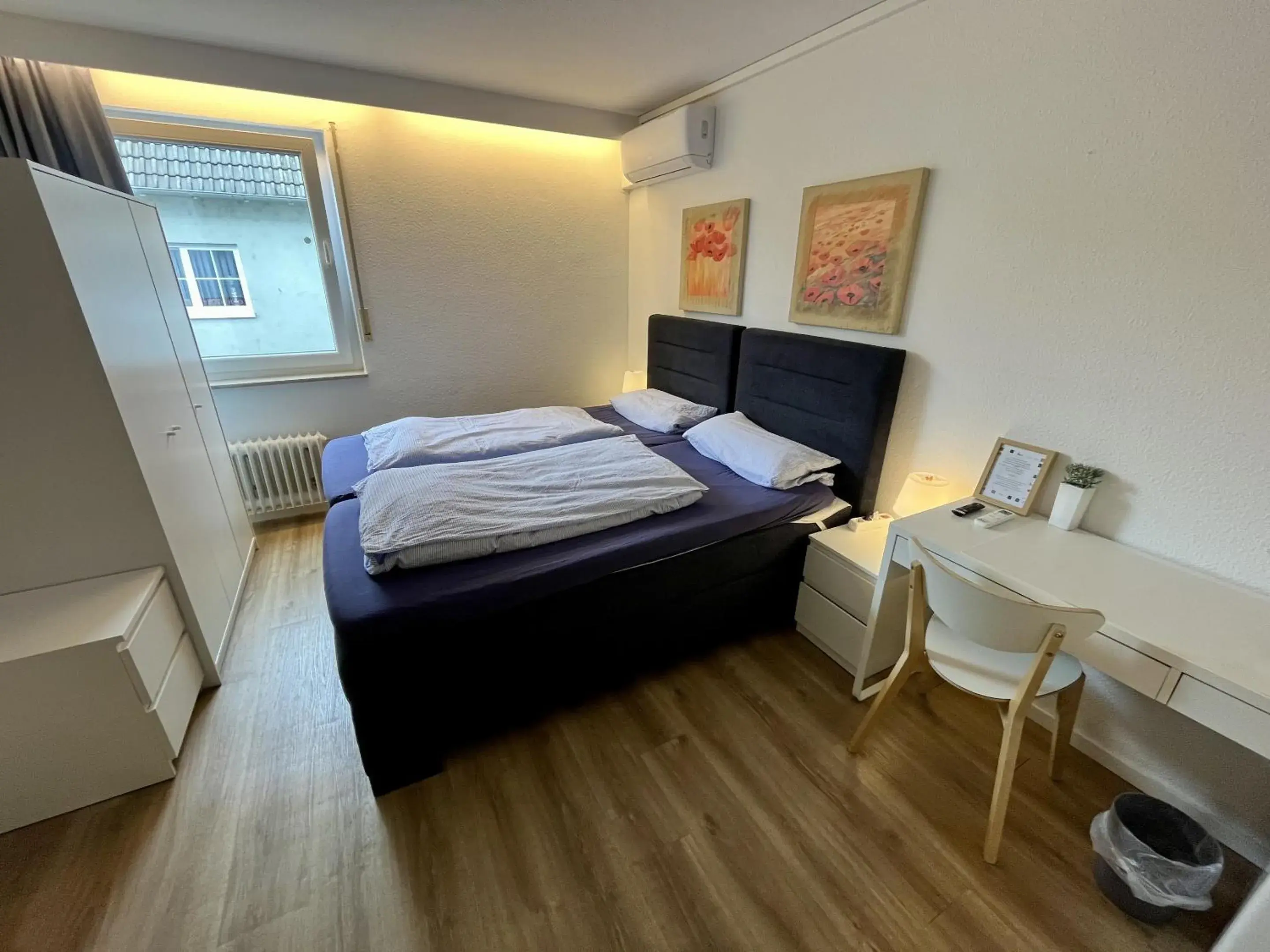 Twin Room with Private Bathroom - single occupancy in Gästehaus Rheinstetten Forchheim Twin Room with Private Bathroom - single occupancy in Gästehaus Rheinstetten Forchheim