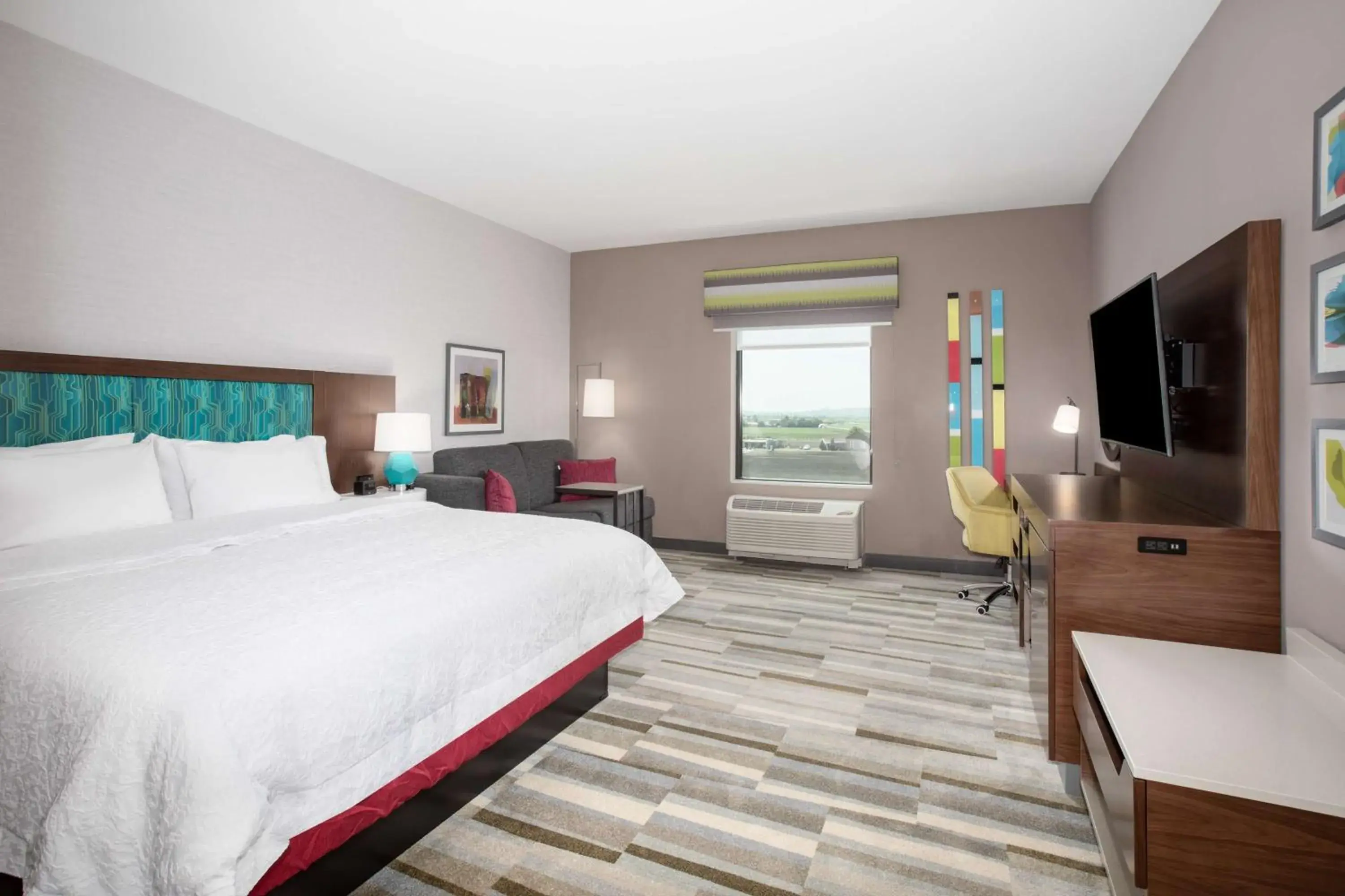 King Room with Sofa Bed - Non-Smoking in Hampton Inn & Suites Watsonville King Room with Sofa Bed - Non-Smoking in Hampton Inn & Suites Watsonville