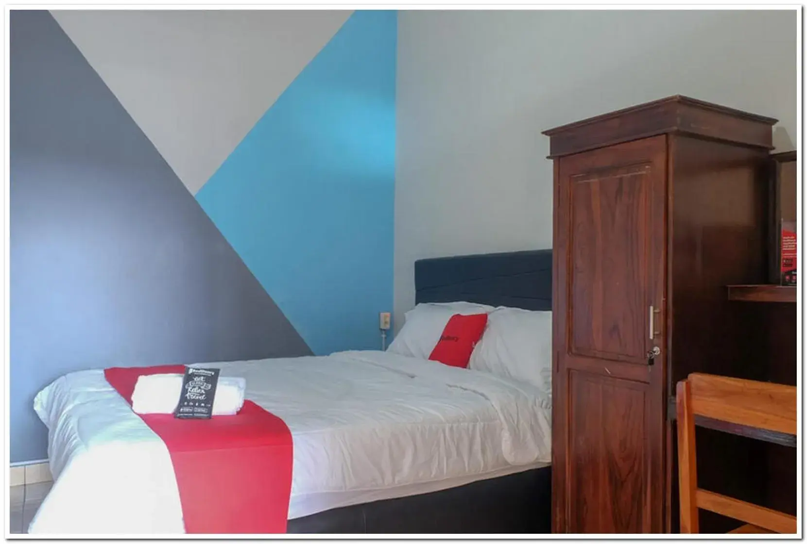 RedDoorz near Penimbangan Beach Singaraja RedDoorz near Penimbangan Beach Singaraja