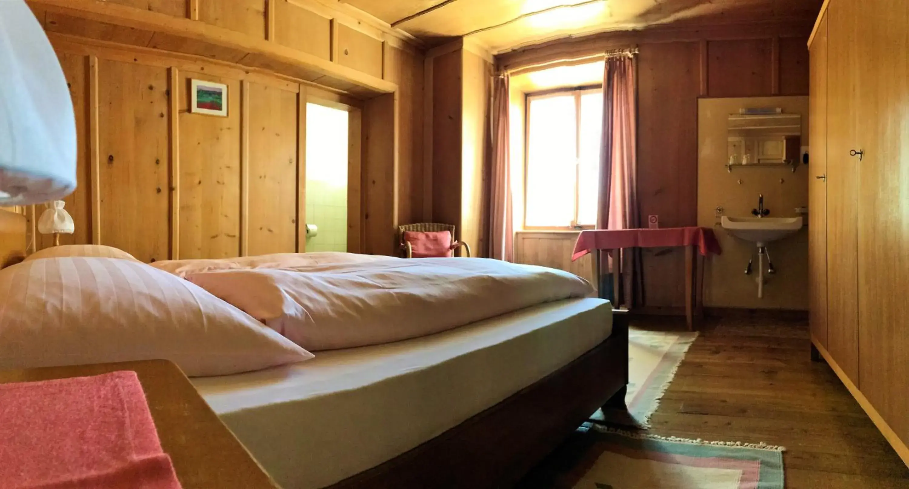 Double Room with Private Bathroom in Pensione Capelli Double Room with Private Bathroom in Pensione Capelli