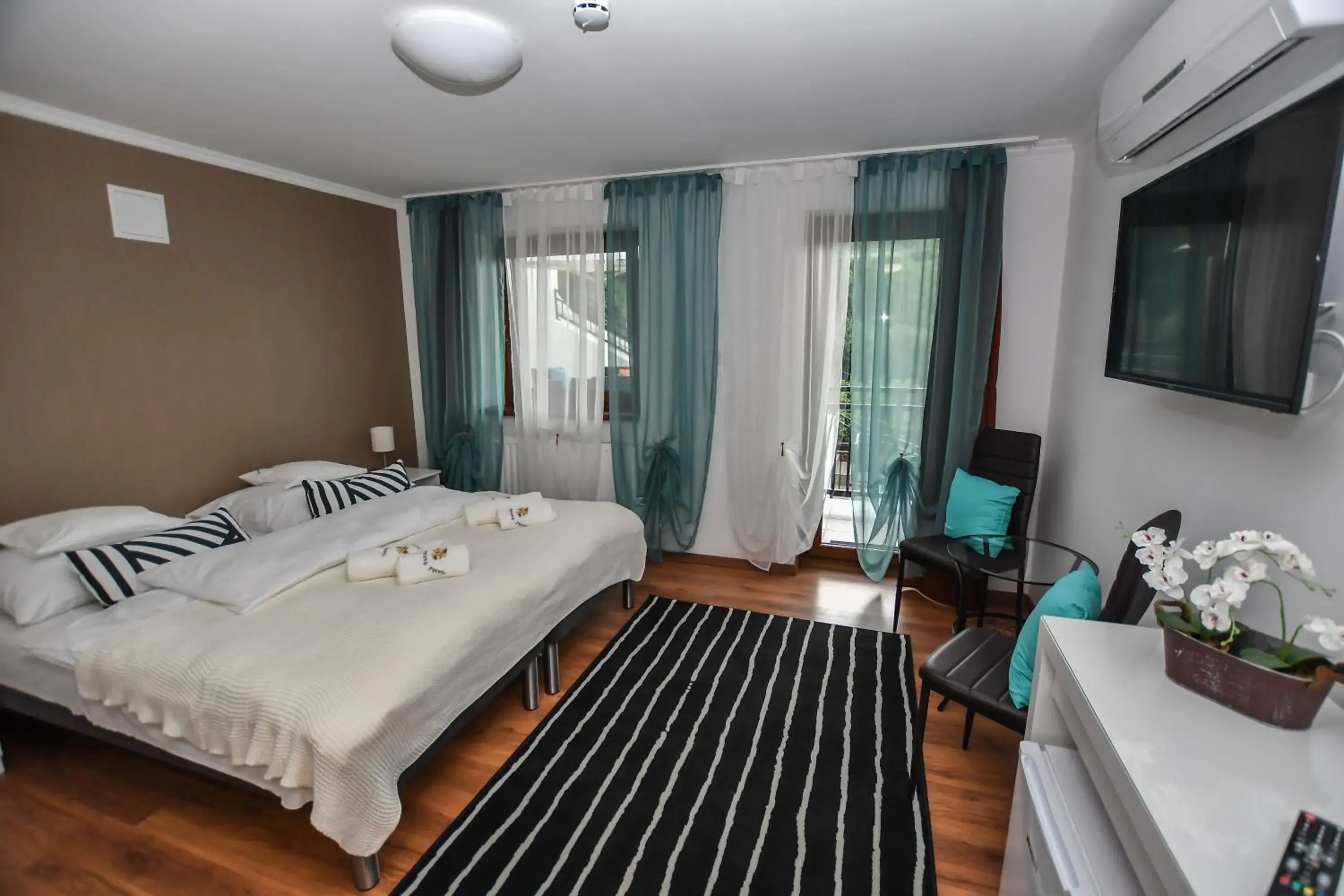 Standard Double or Twin Room with Balcony in É-Vaskó Panzió Borpince Standard Double or Twin Room with Balcony in É-Vaskó Panzió Borpince