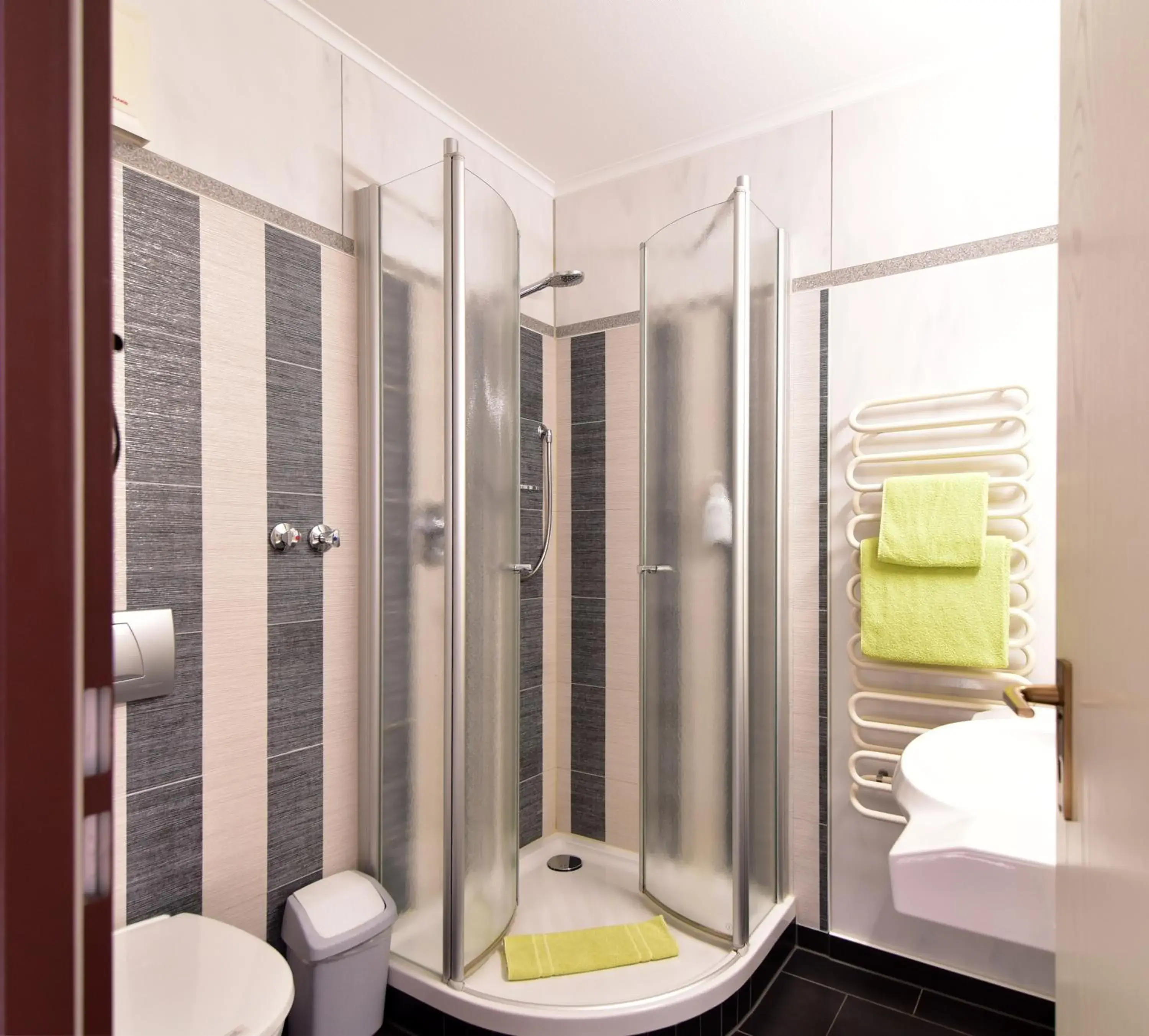 Single Room with Bathroom - single occupancy in Land-gut-Hotel Schenkenberger Hof Single Room with Bathroom - single occupancy in Land-gut-Hotel Schenkenberger Hof