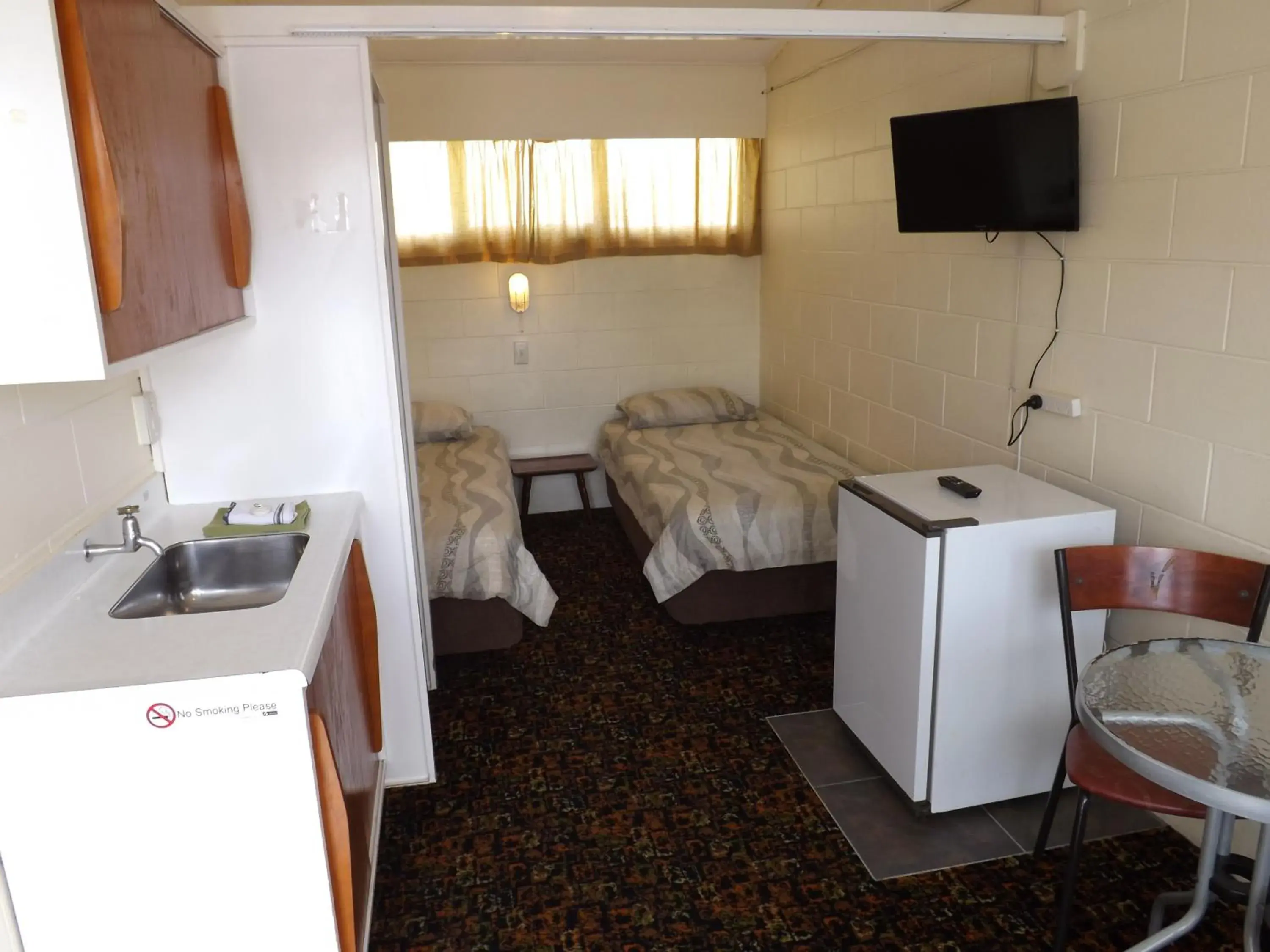 Twin Room with Shared Bathroom in Whangarei Central Holiday Park Twin Room with Shared Bathroom in Whangarei Central Holiday Park