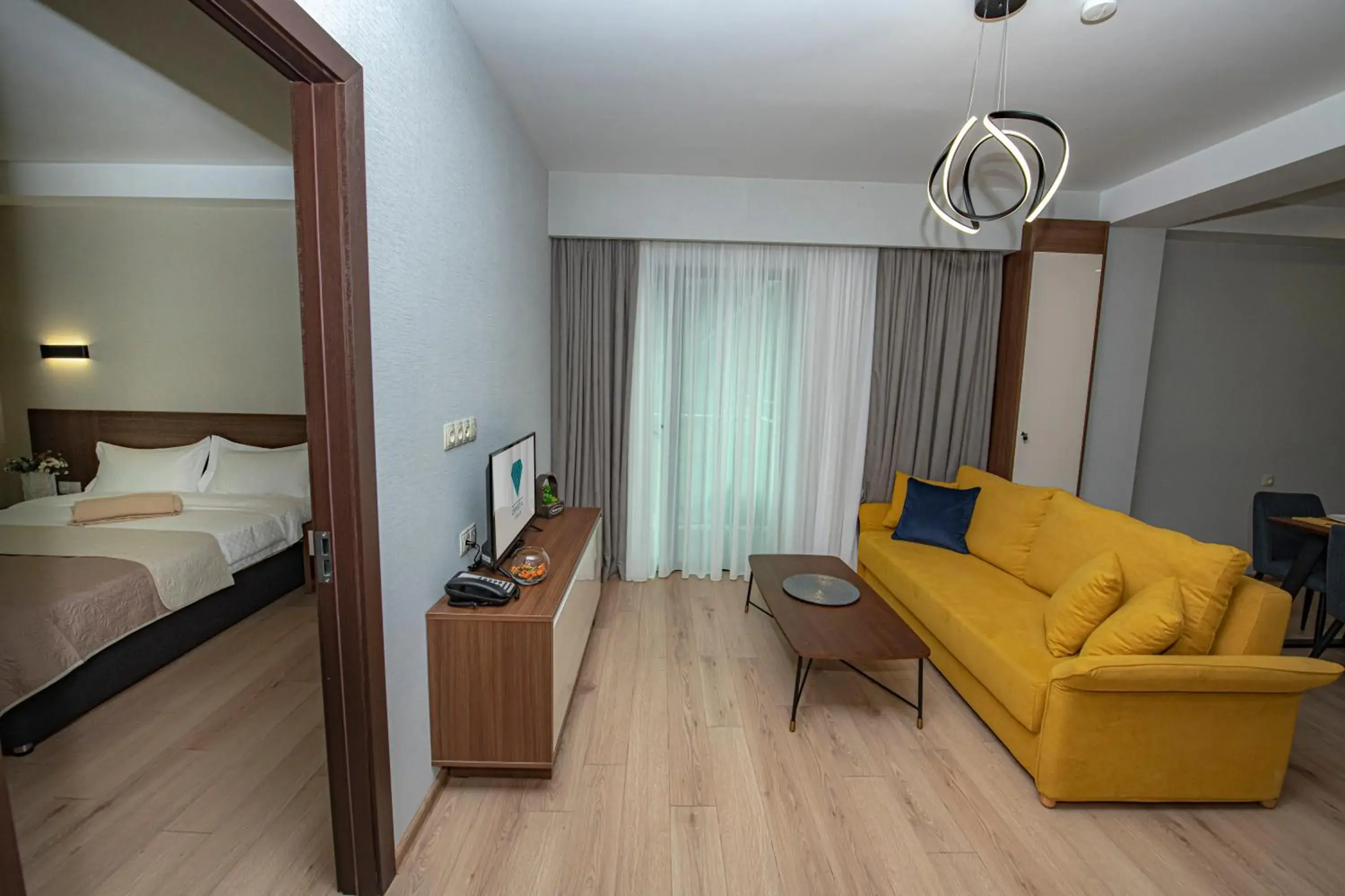 Deluxe Suite in Crystal Residence Deluxe Suite in Crystal Residence