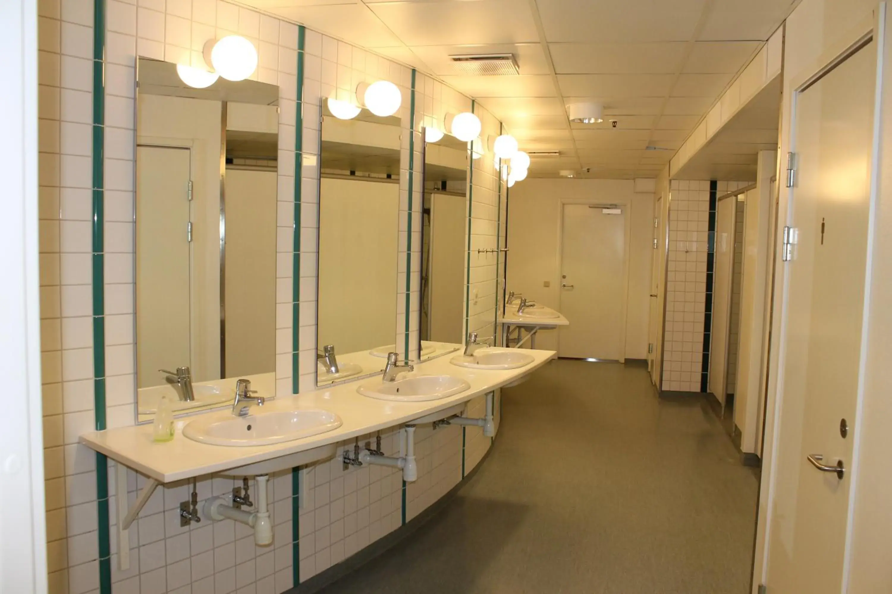 Quadruple Room with Shared Bathroom in Pronova Hotell & Vandrarhem Quadruple Room with Shared Bathroom in Pronova Hotell & Vandrarhem