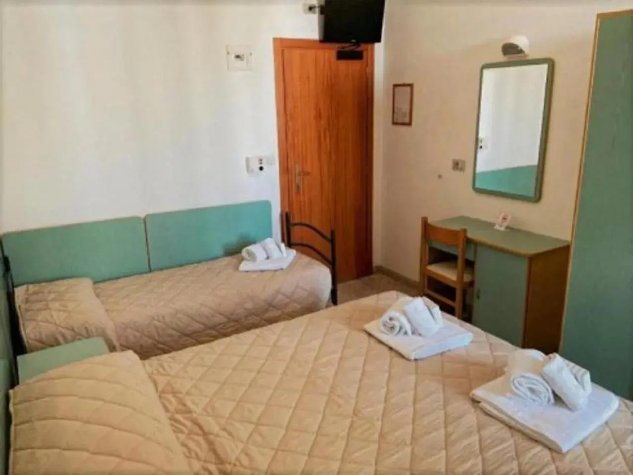 Superior Triple Room with Sea View in Hotel Sonne Superior Triple Room with Sea View in Hotel Sonne