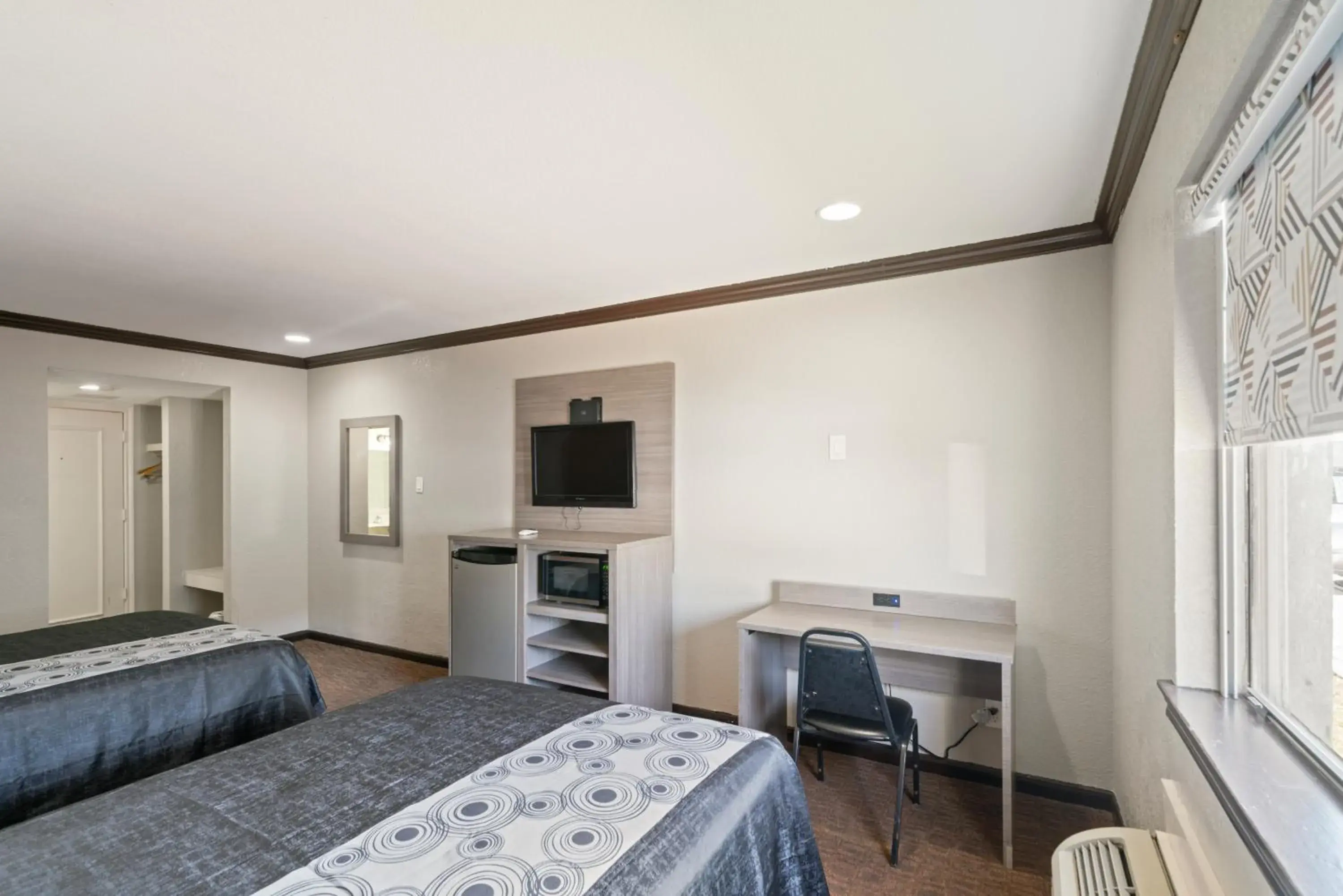 Double Room with Two Double Beds - Smoking in Americas Best Value Inn & Suites Brenham Double Room with Two Double Beds - Smoking in Americas Best Value Inn & Suites Brenham