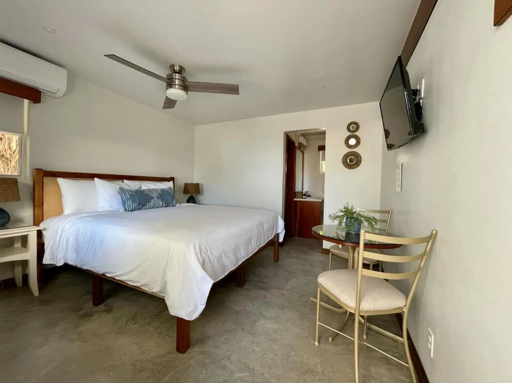 Double Room with Pool View in Mata Rocks Resort Double Room with Pool View in Mata Rocks Resort