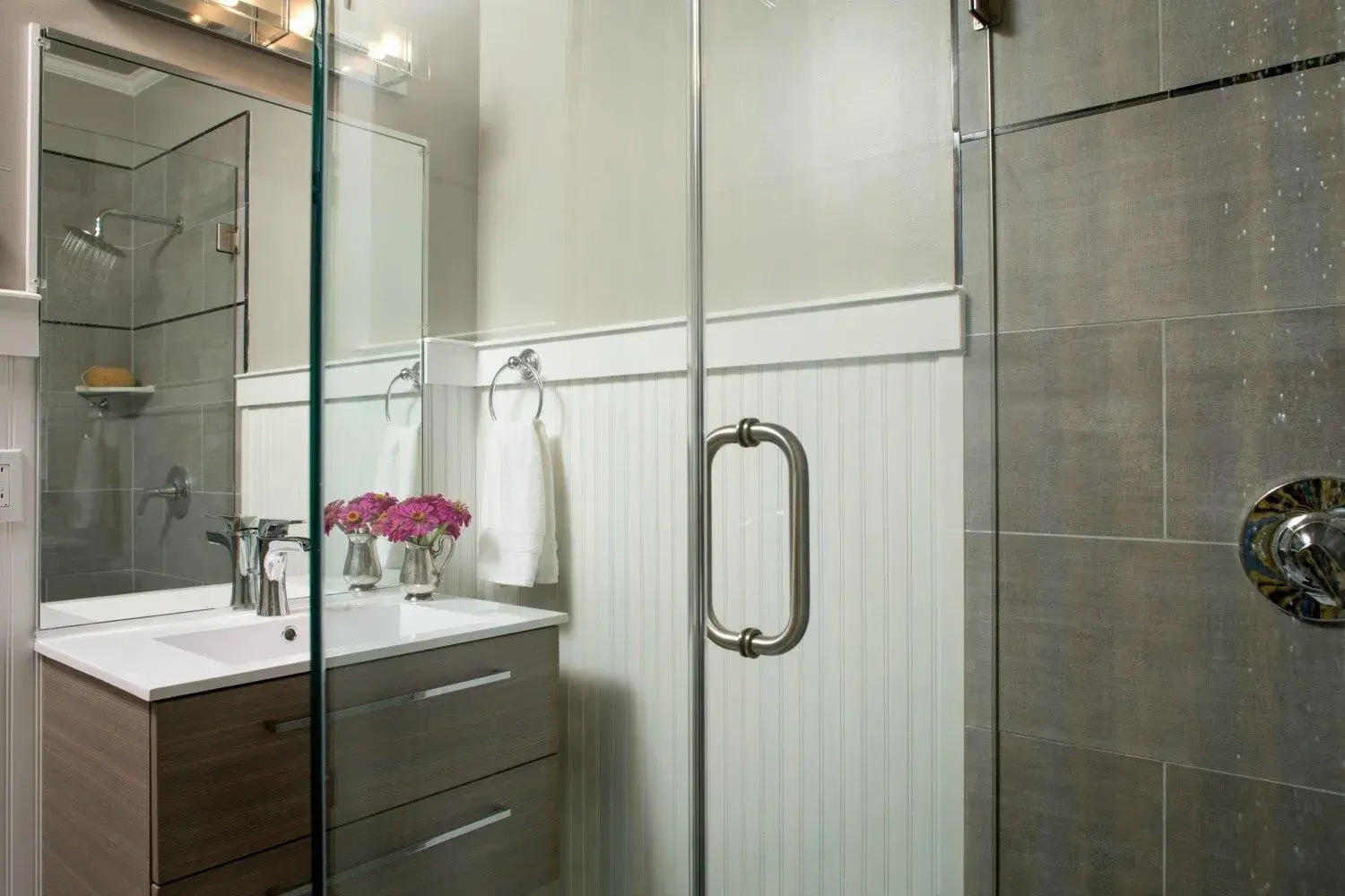 Queen Room (Monet) in L'Auberge Provencale Inn & Restaurant Queen Room (Monet) in L'Auberge Provencale Inn & Restaurant