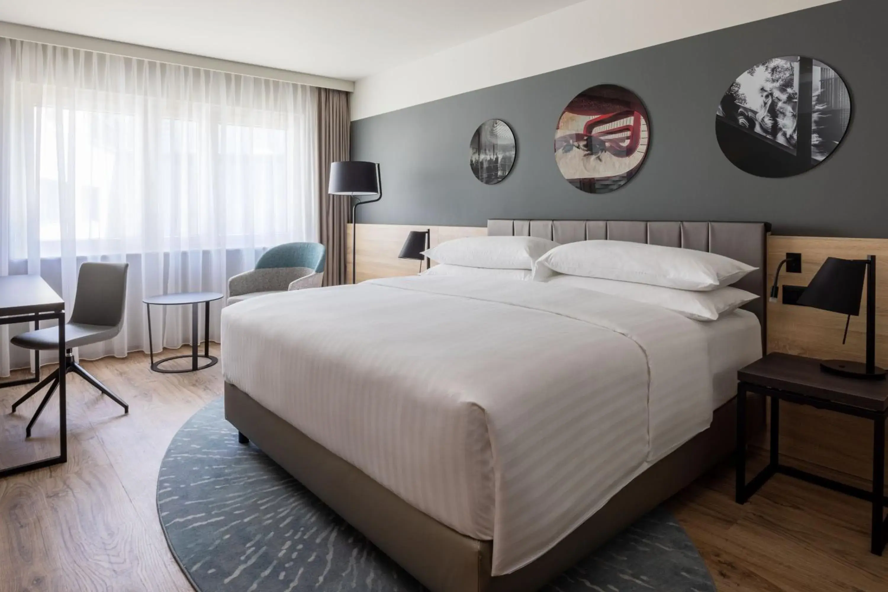 Deluxe King Room in Basel Marriott Hotel Deluxe King Room in Basel Marriott Hotel