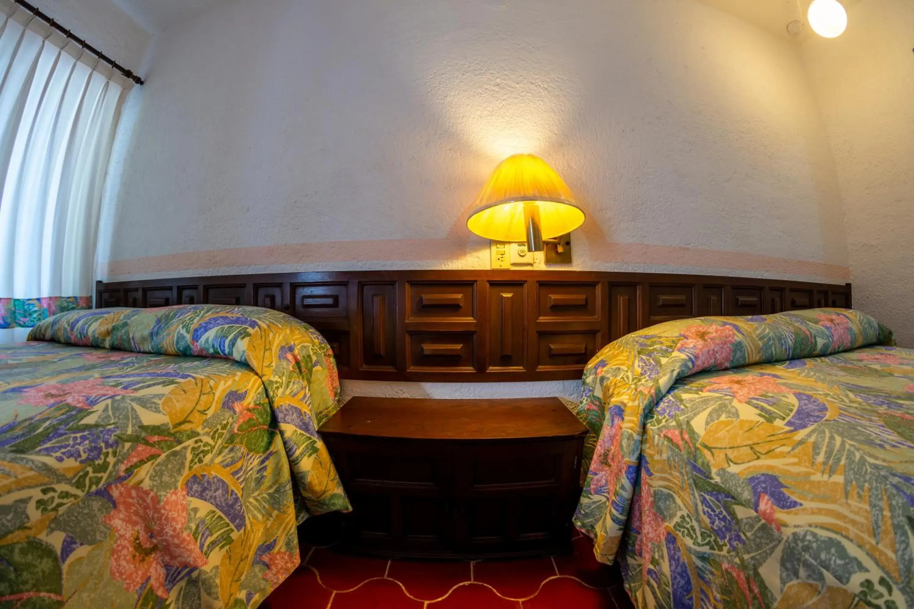 Queen Room with Two Queen Beds in Hotel Delfin Queen Room with Two Queen Beds in Hotel Delfin