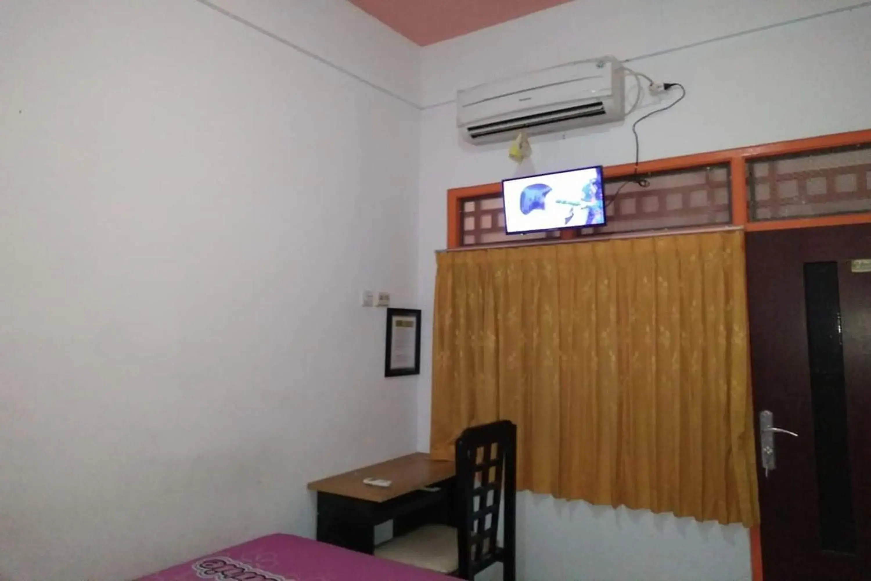 Standard Double Room in Ganeta Homestay Syariah Standard Double Room in Ganeta Homestay Syariah