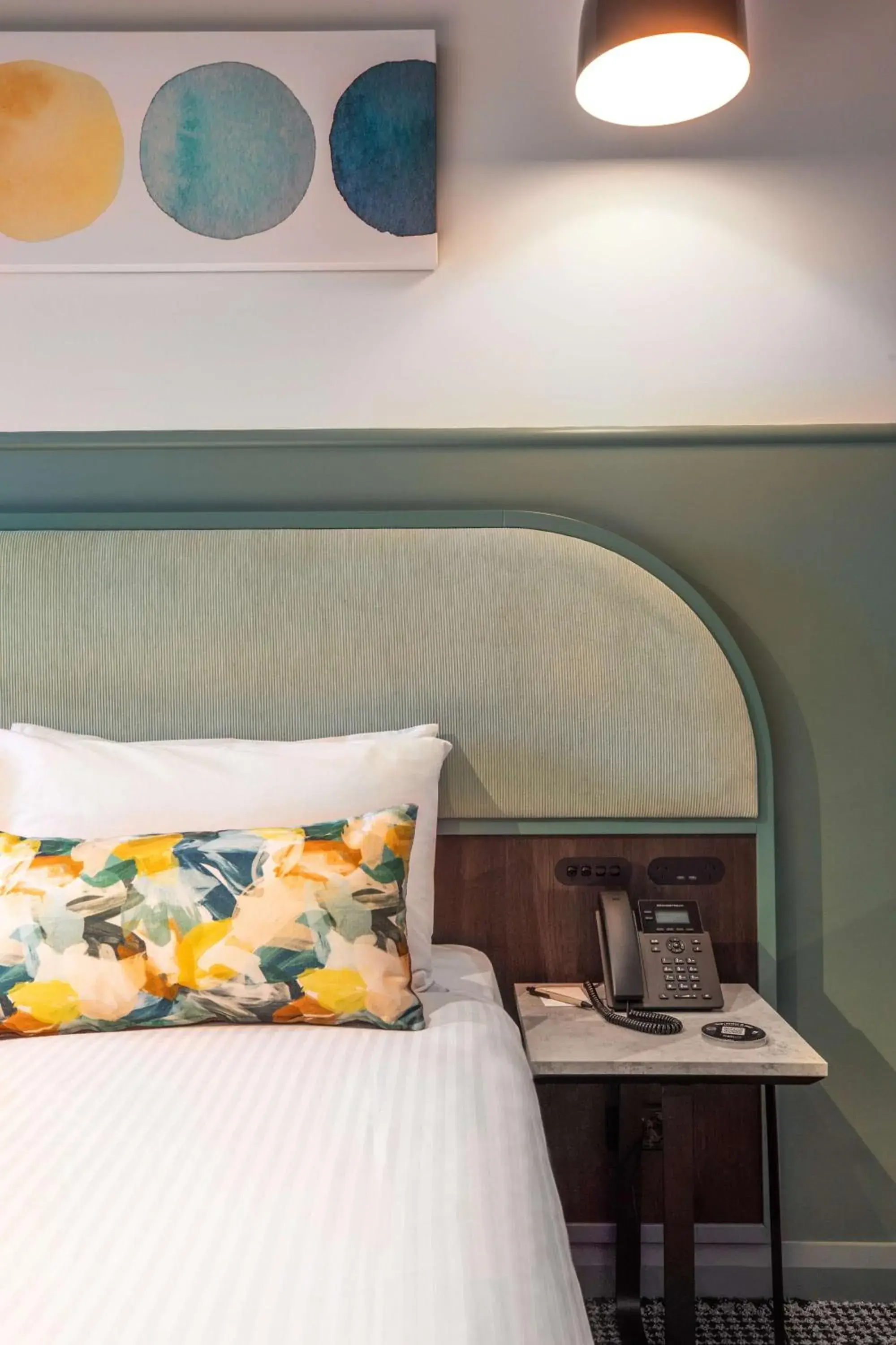 Nightelier Mitchelton The Brook Nightelier Mitchelton The Brook