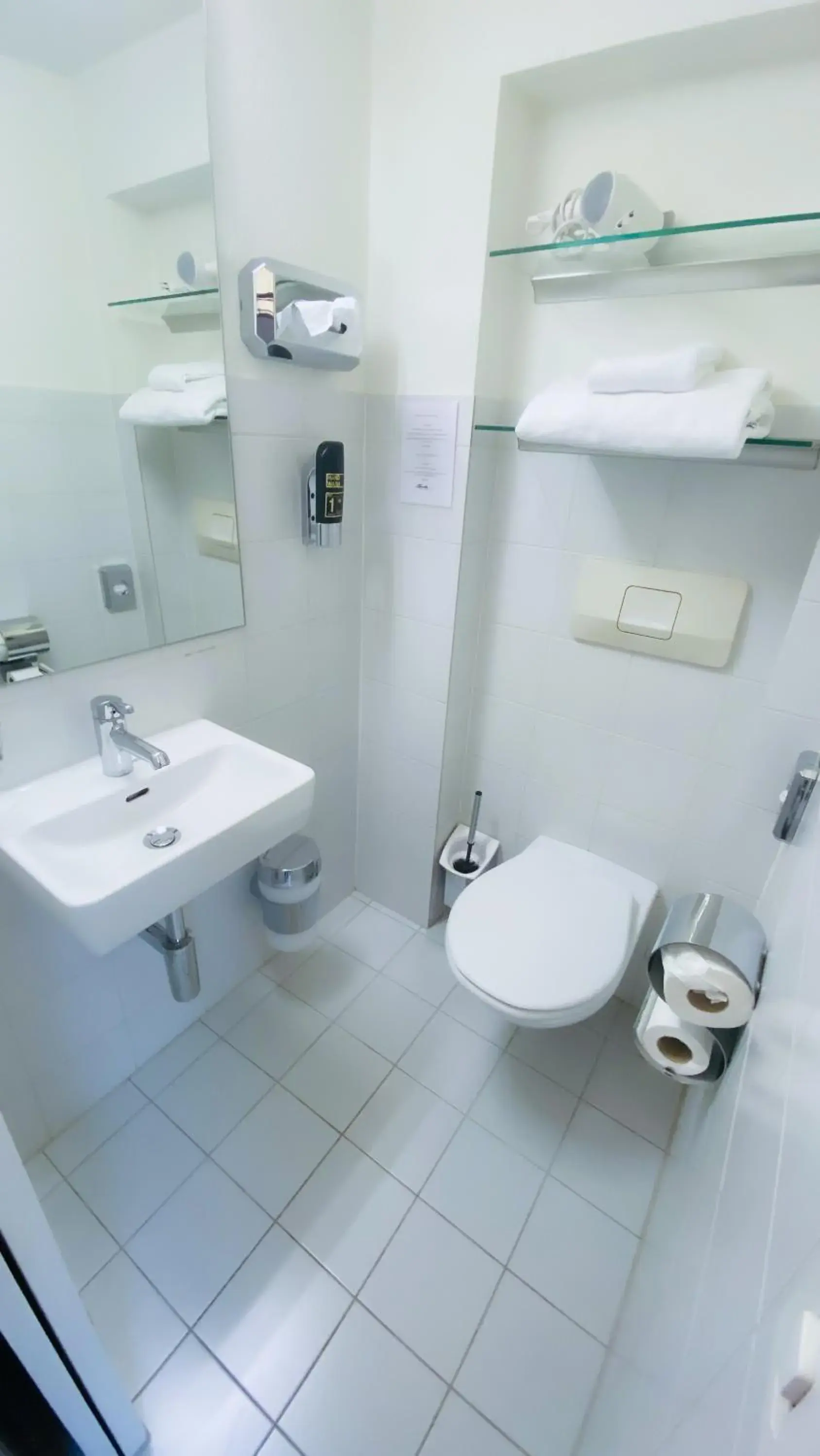 Single Room with Private External Bathroom in Hotel Spatz Single Room with Private External Bathroom in Hotel Spatz