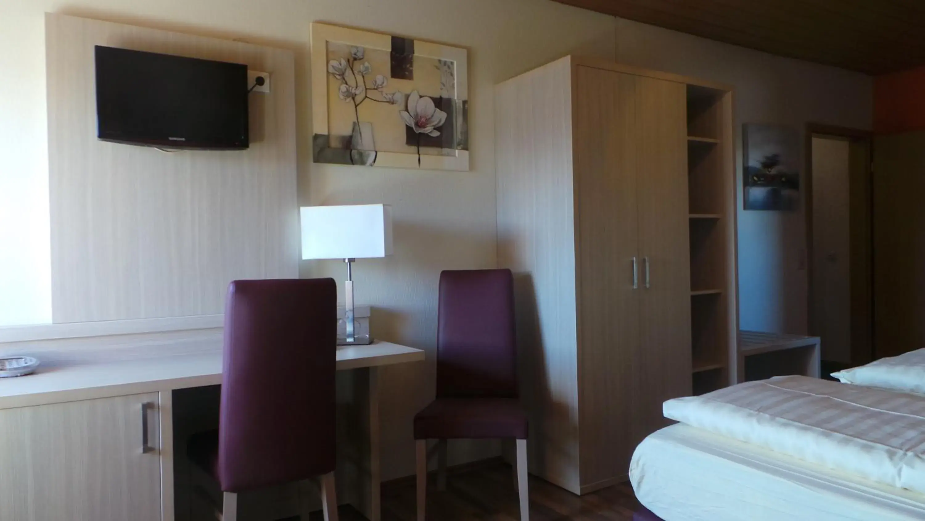 Standard Triple Room in Rhönblick Landhotel - Restaurant - Countrypub Standard Triple Room in Rhönblick Landhotel - Restaurant - Countrypub