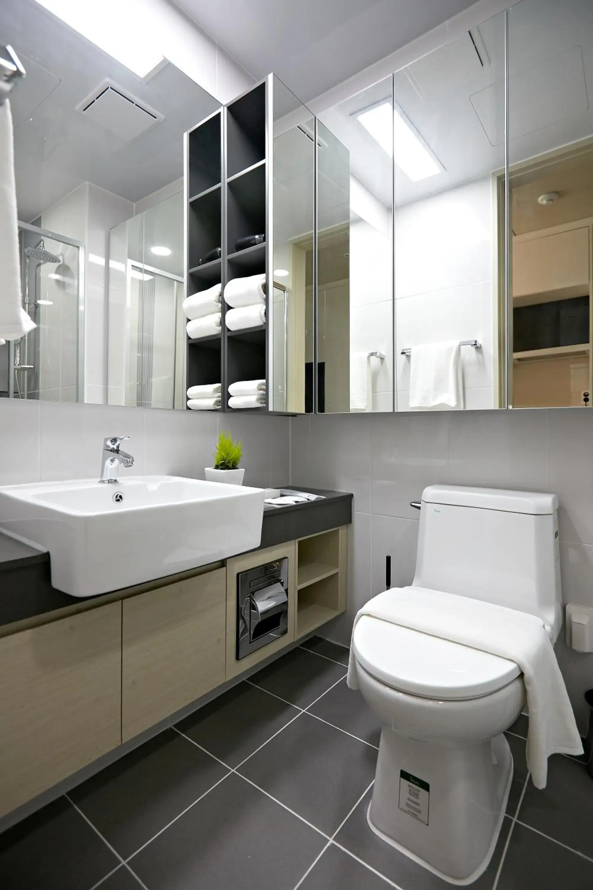 Deluxe King with Terrace (Ocean View) in Ocean Soleview Hotel Deluxe King with Terrace (Ocean View) in Ocean Soleview Hotel