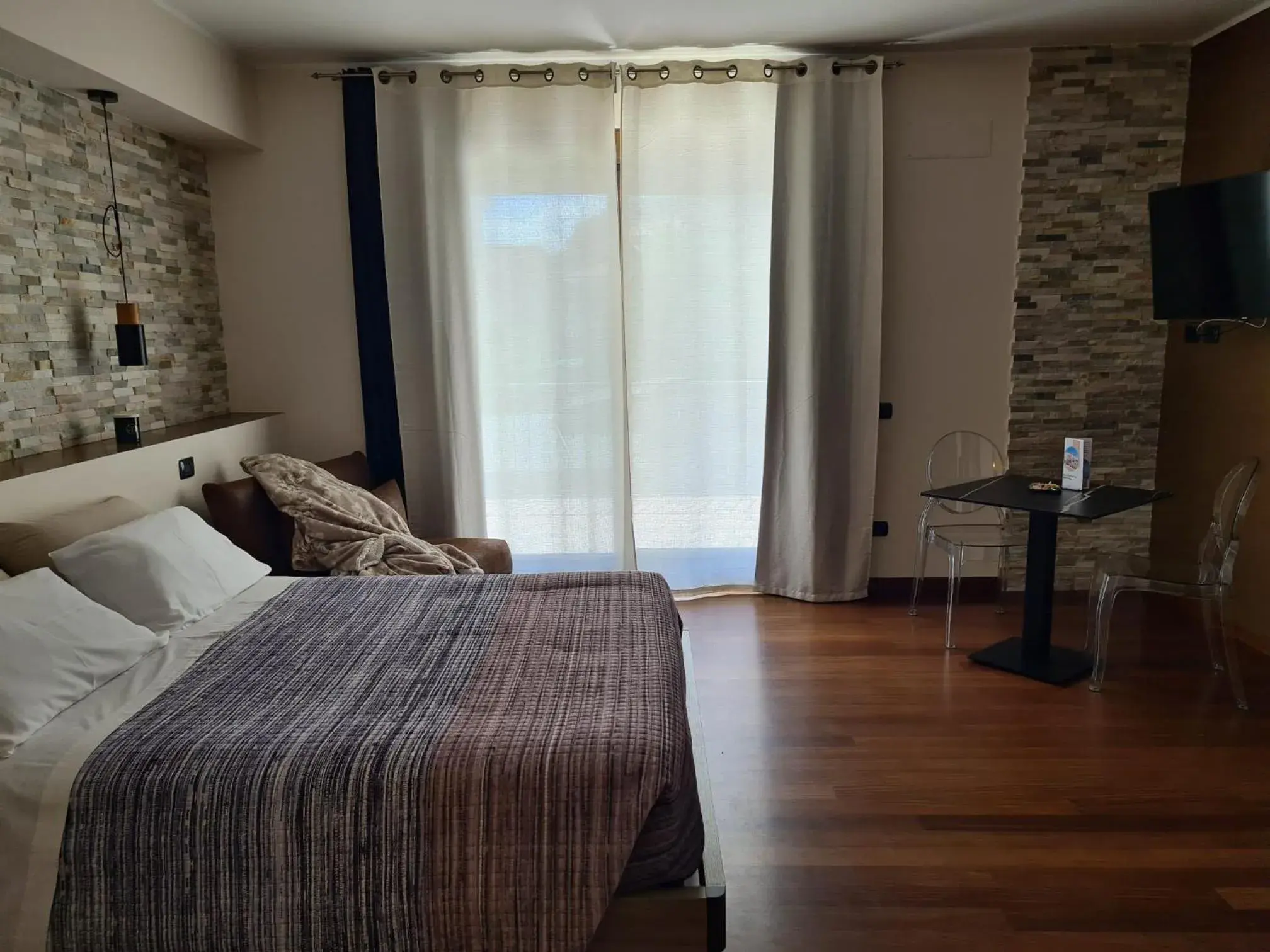 Deluxe Queen Room in il Sorriso di Angelina Deluxe Queen Room in il Sorriso di Angelina